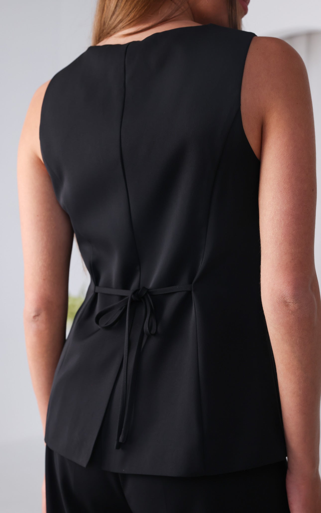 Carson Vest Top - Black