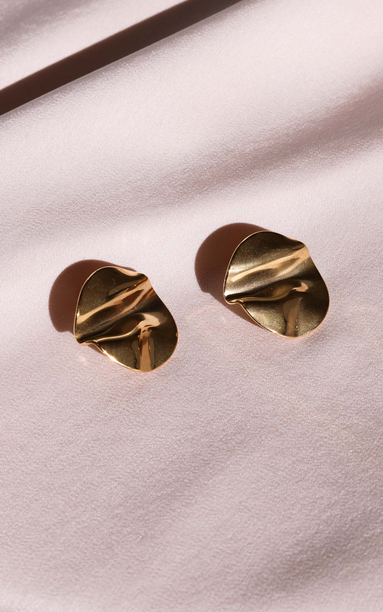 Eclipse Stud Earrings - Gold Circle Texture