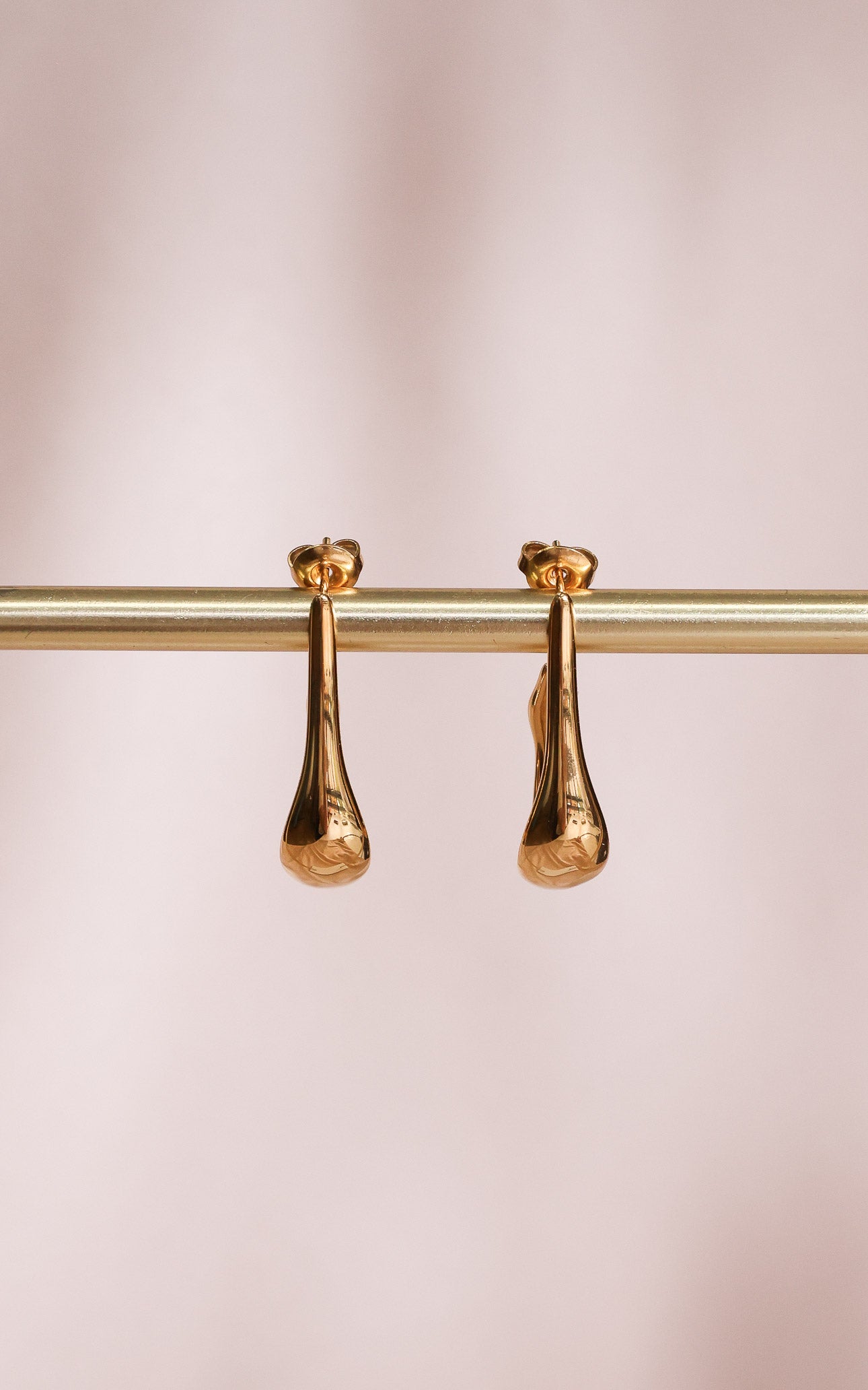 Jionnie Hoop Earrings - Gold Hook