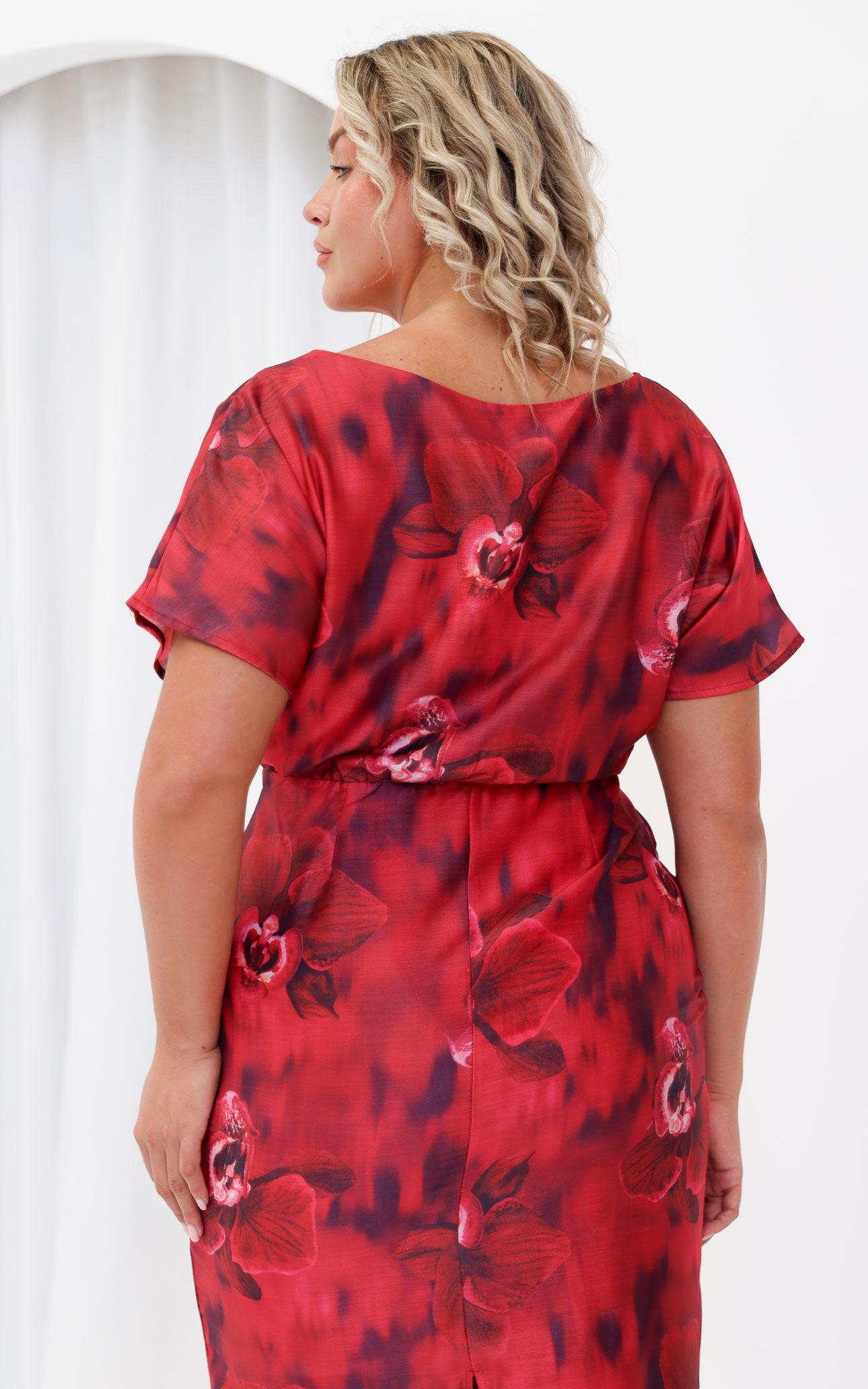 Kobe Short Sleeve Midi Dress - Berry Red Floral