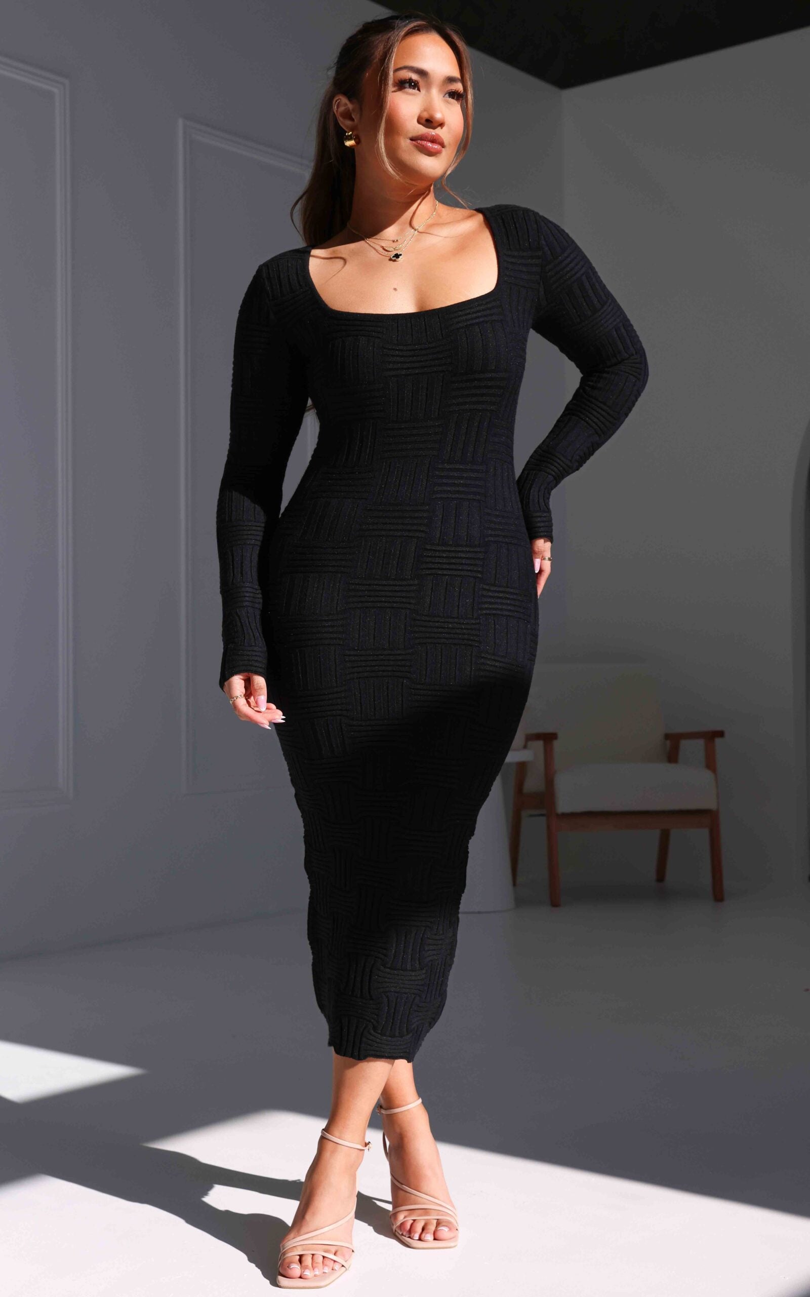 MIYA SQUARE NECK LONG SLEEVE TEXTURED PATTERN BODYCON KNIT MIDI