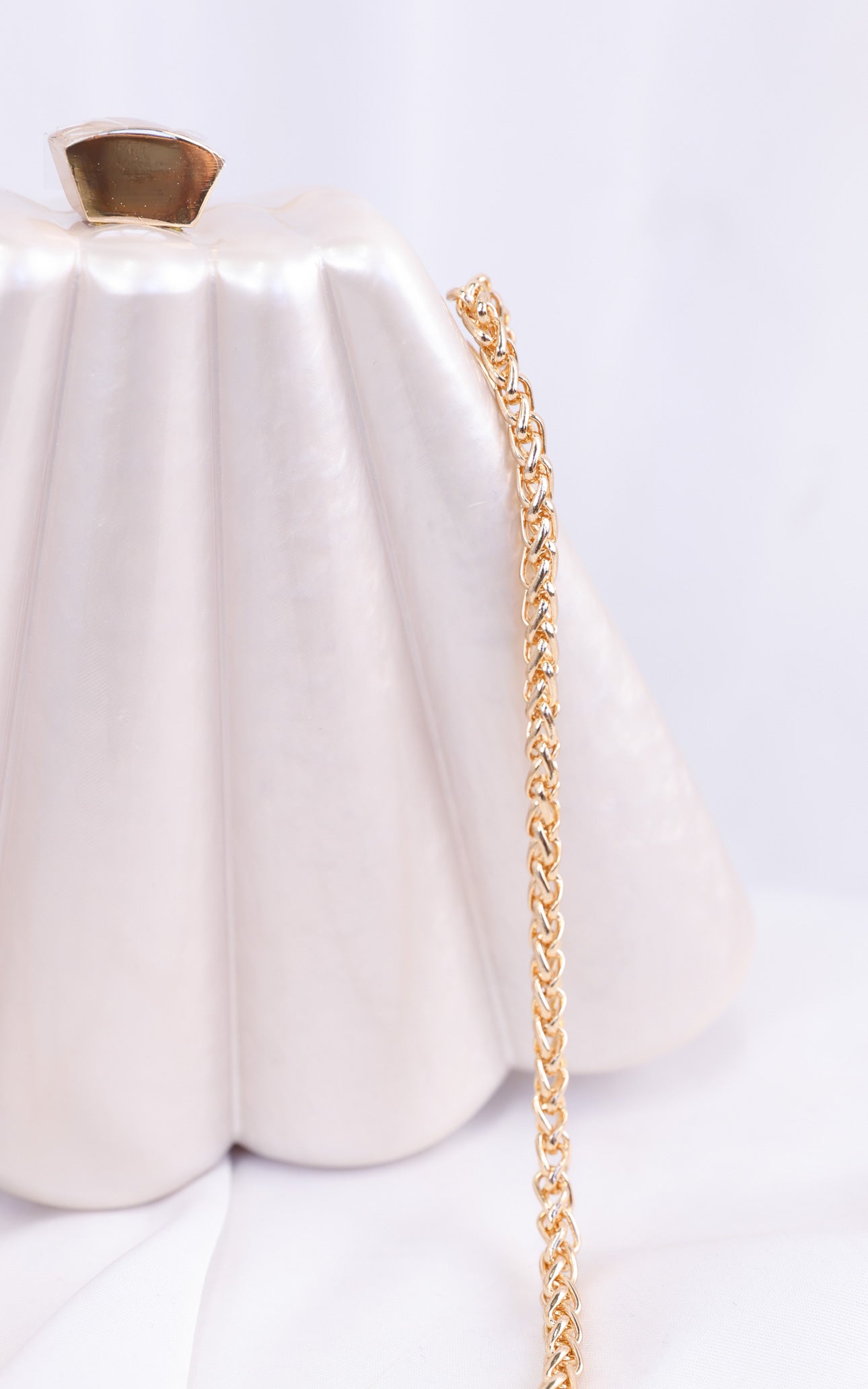 Quincia Shell Clutch Bag - Ivory Pearl