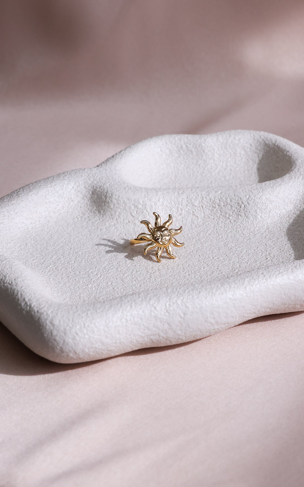 Delos Ring - Gold Sun Face