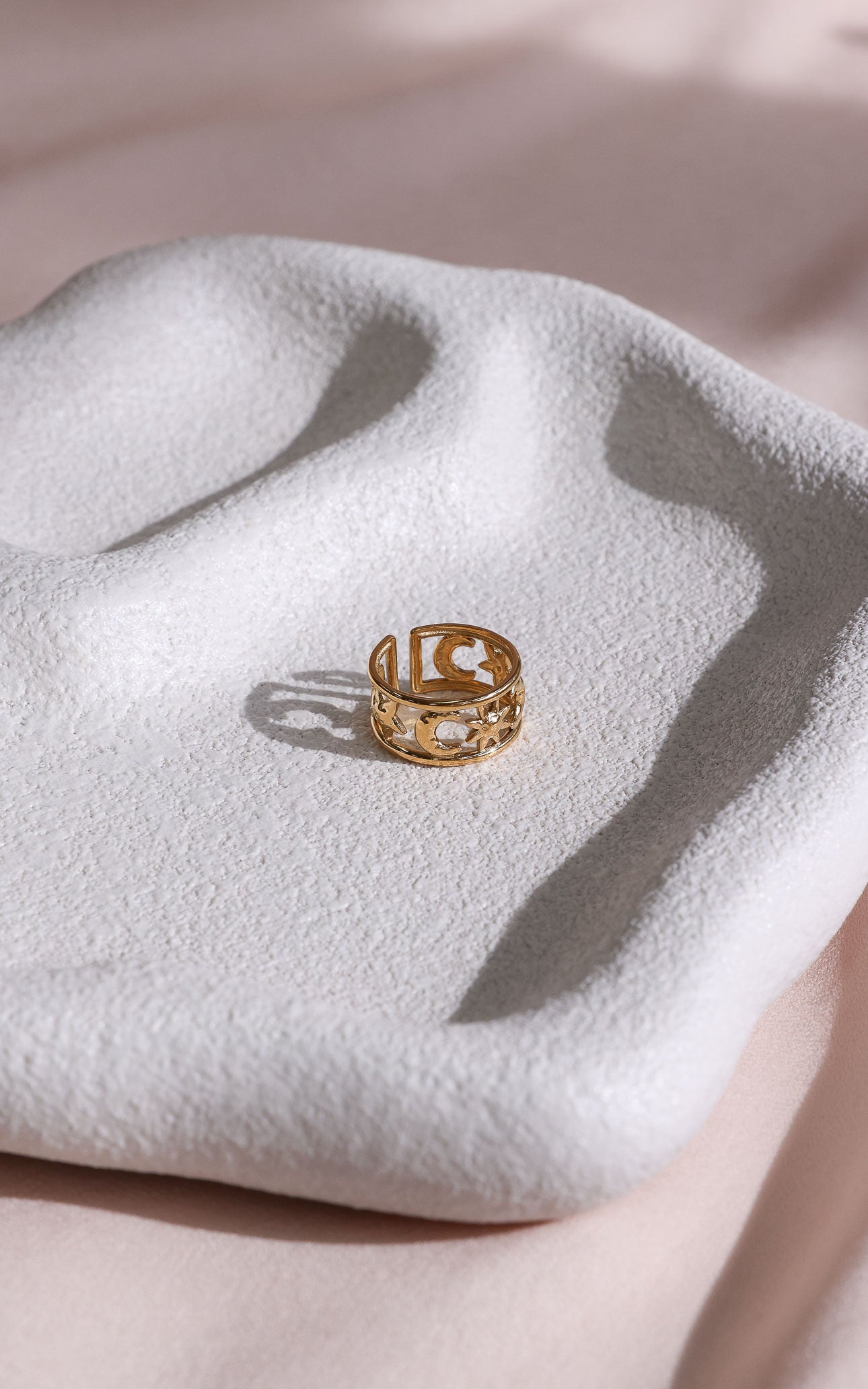 Soluna Ring - Gold Celestial