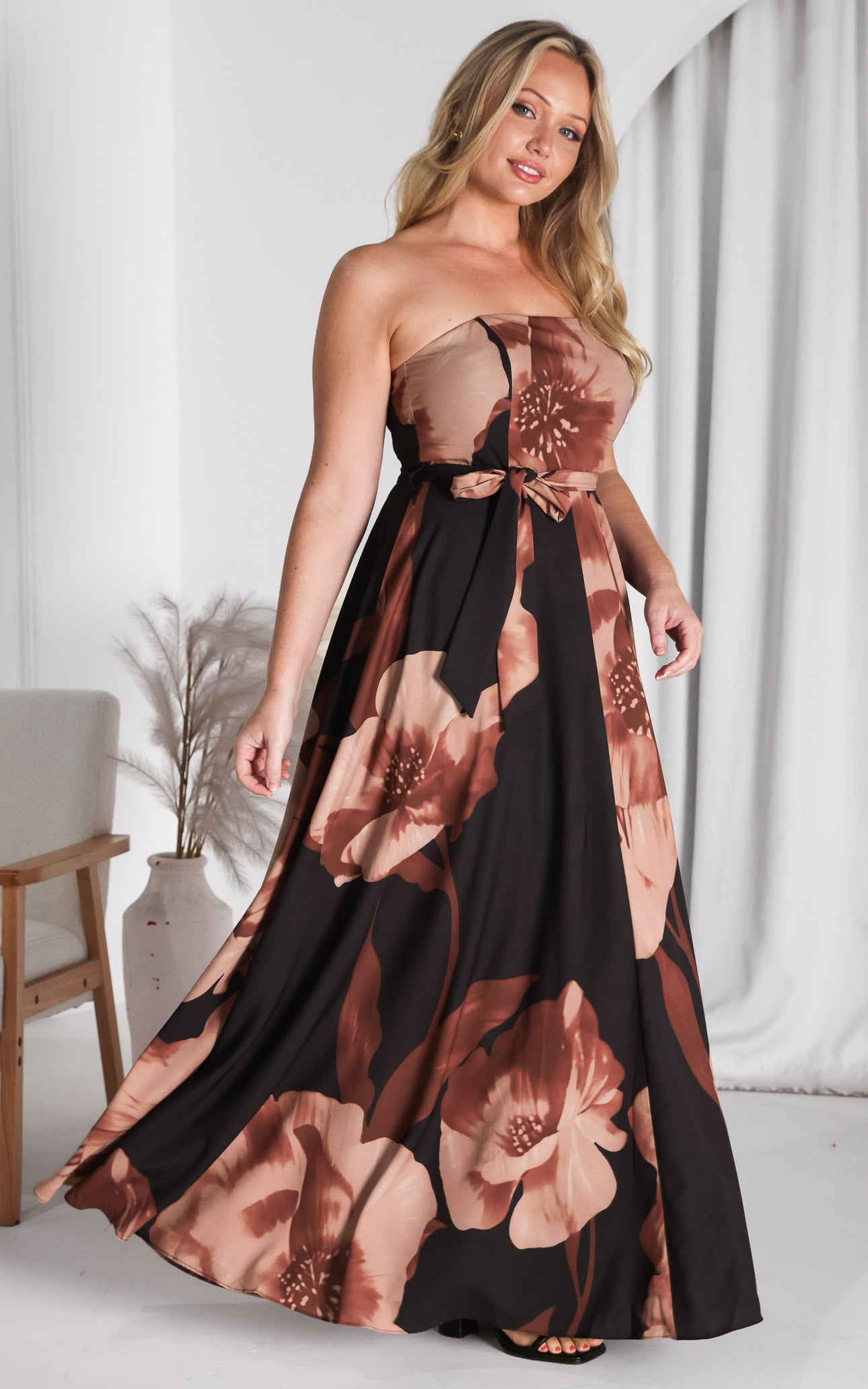 TAMRA STRAPLESS FIT AND FLARE WITH SIDE SPLIT MAXI DRESS BLACK