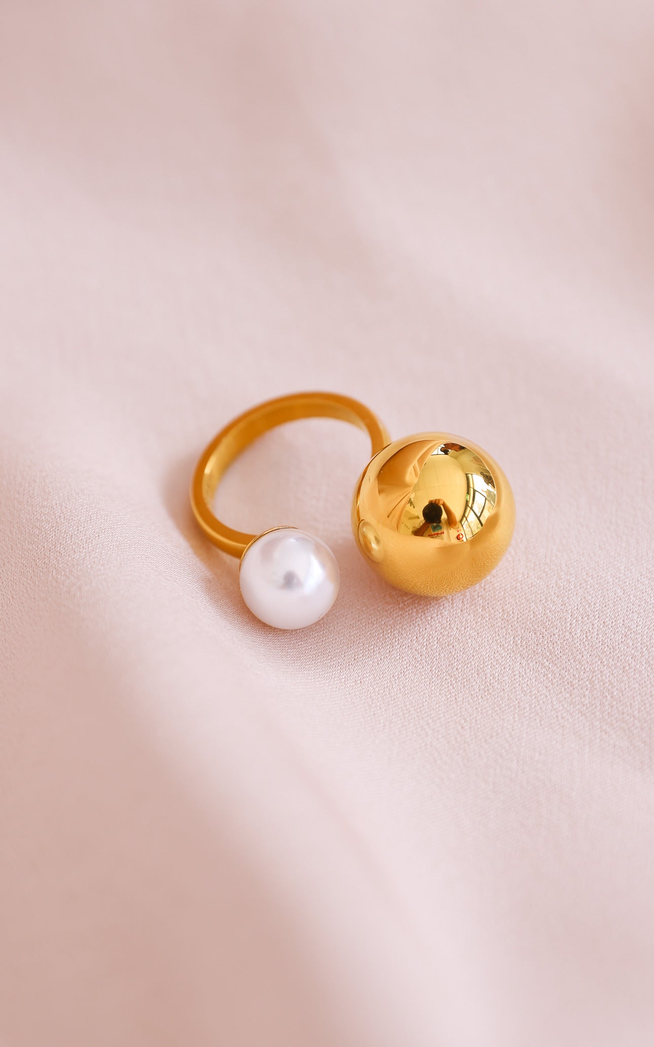 Tora Ring - Gold Ball Pearl