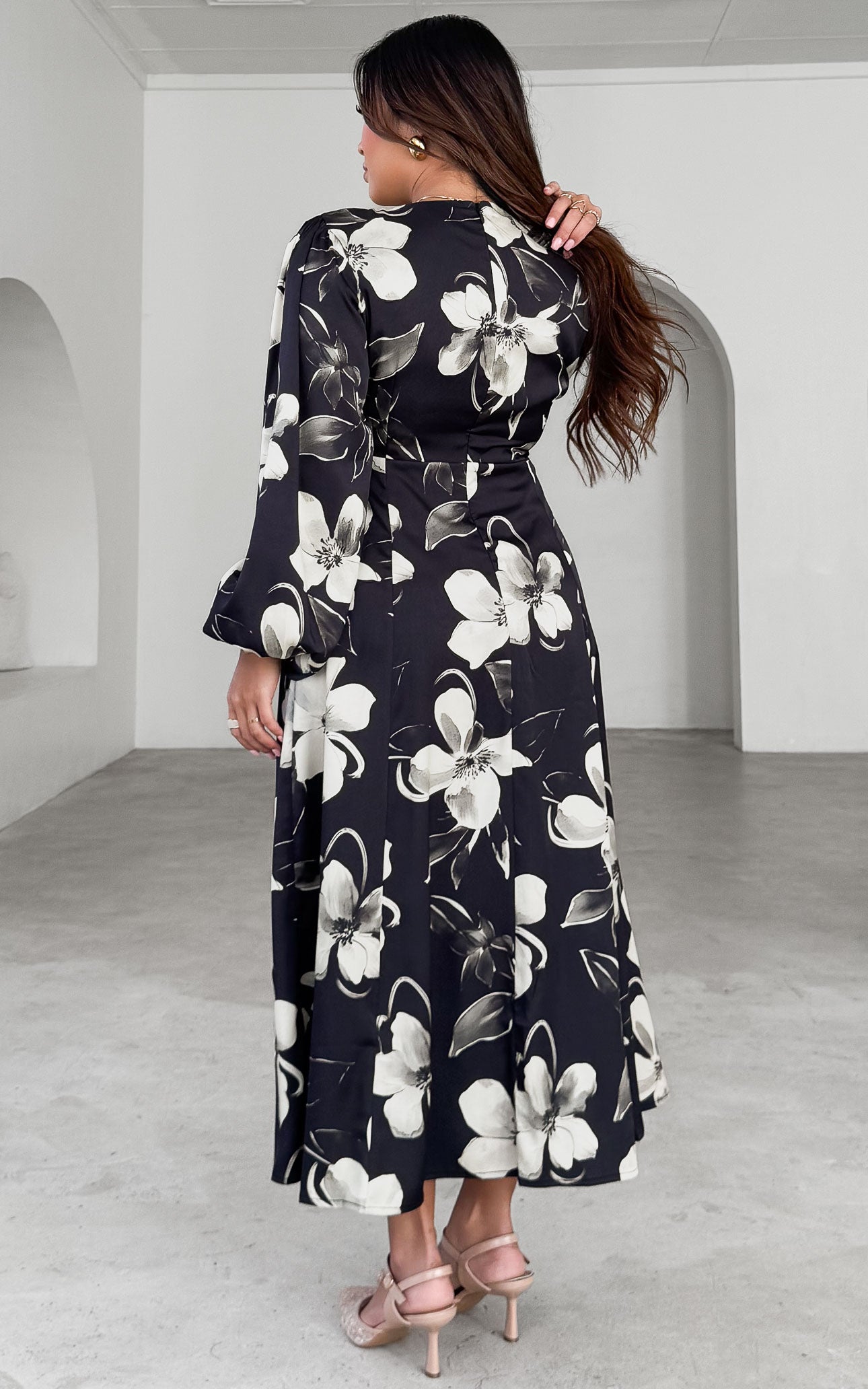 Conessa Long Sleeve Midi Dress - Charcoal Navy Floral