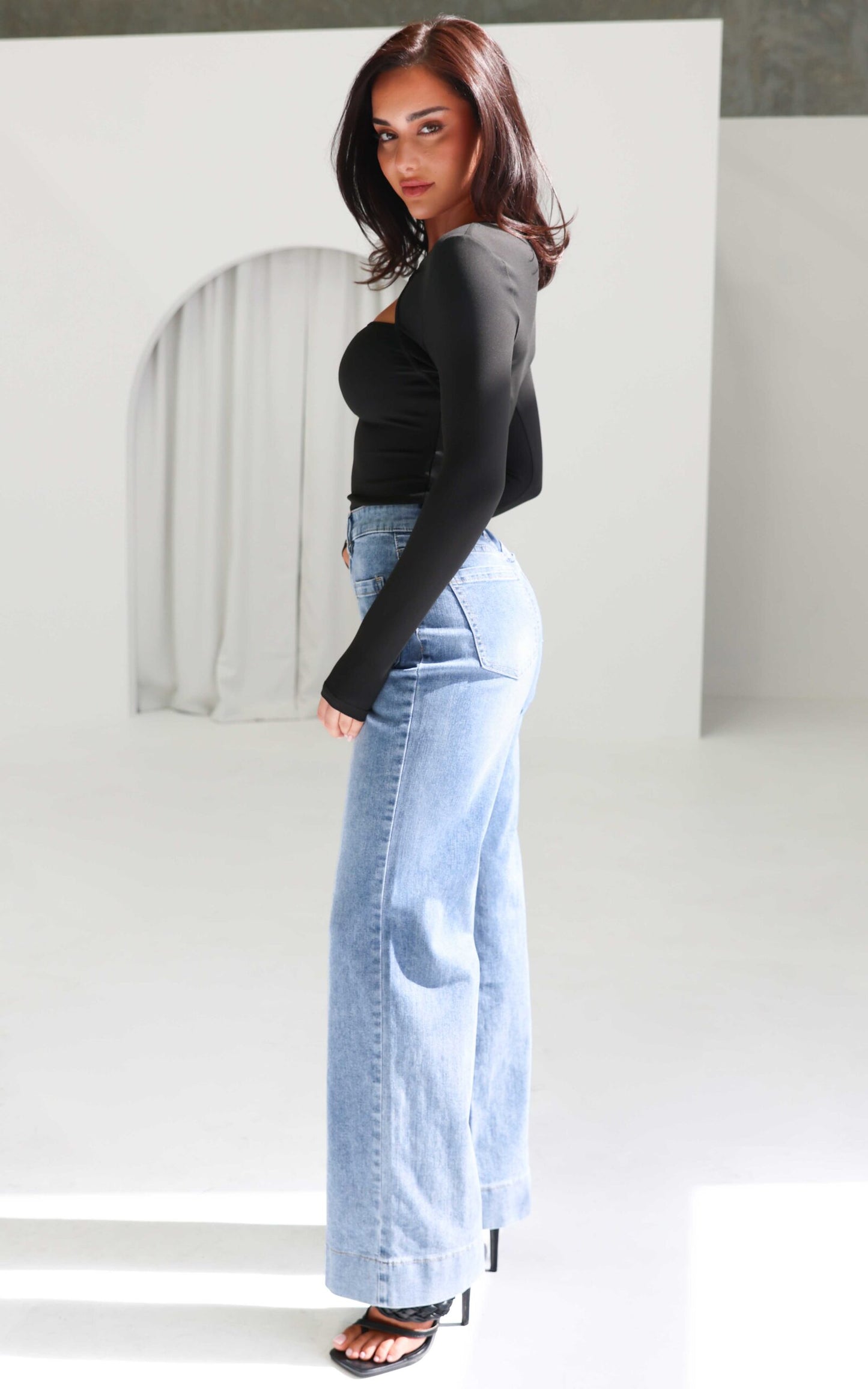 Zackery Wide Leg Jeans - Blue Wash