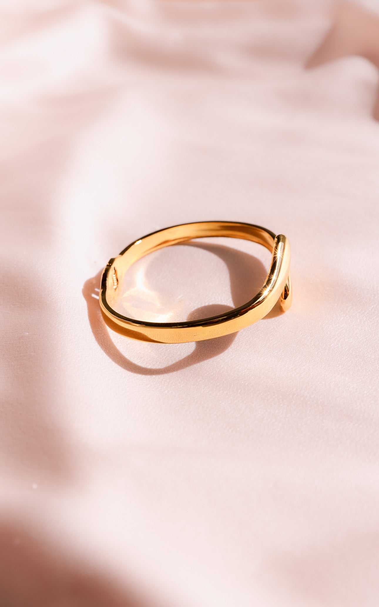 Amorelle Bangle - Gold Tear End