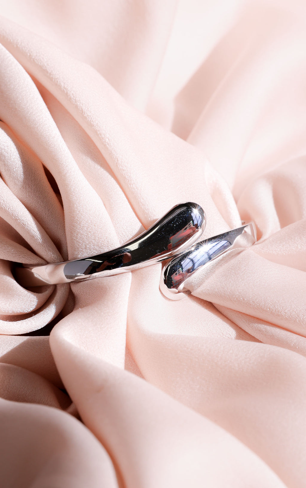 Amorelle Bangle - Silver Tear End