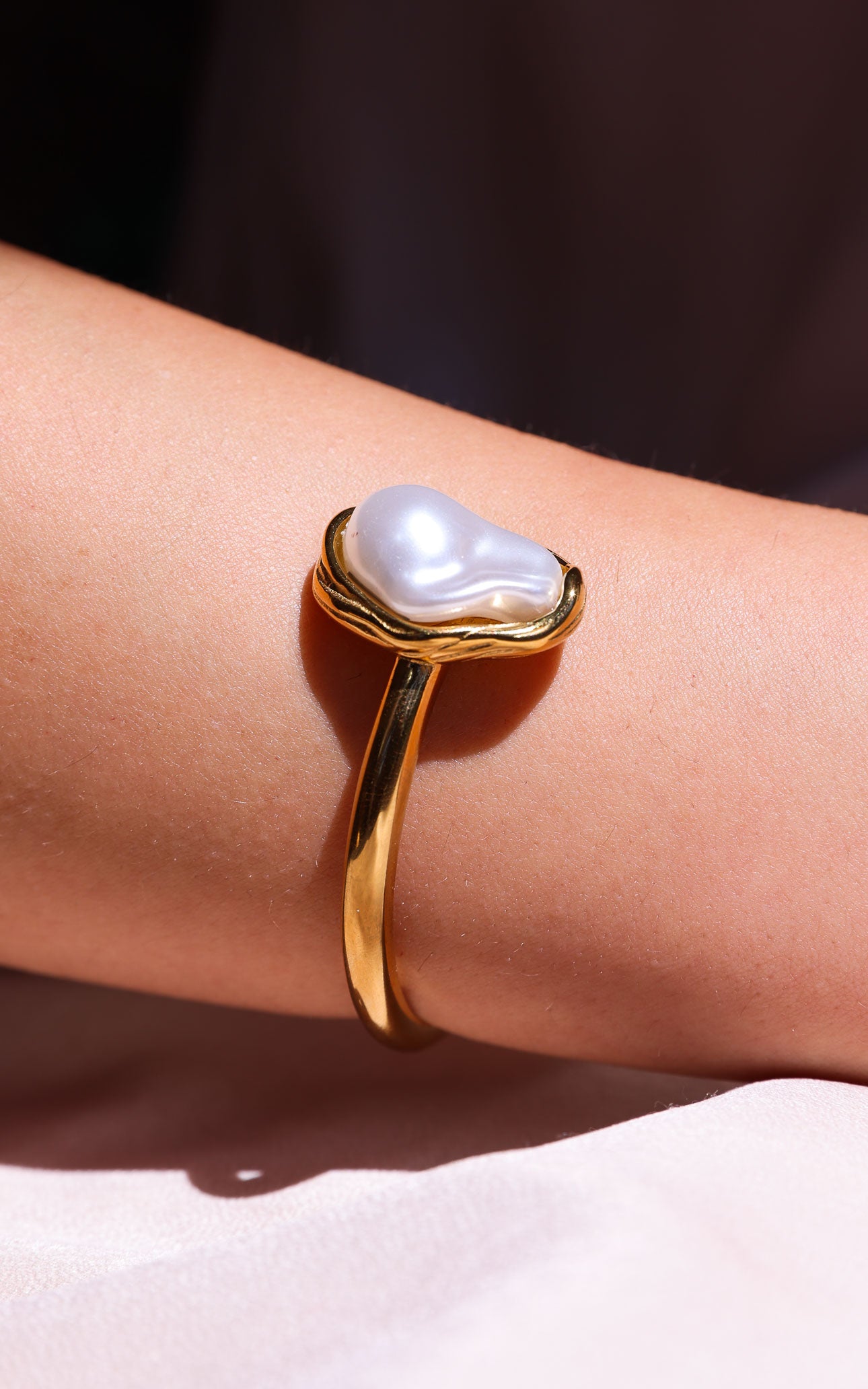 Annalisa Cuff Bangle - Gold Abstract Pearl