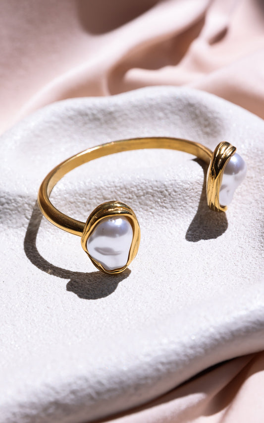 Annalisa Cuff Bangle - Gold Abstract Pearl