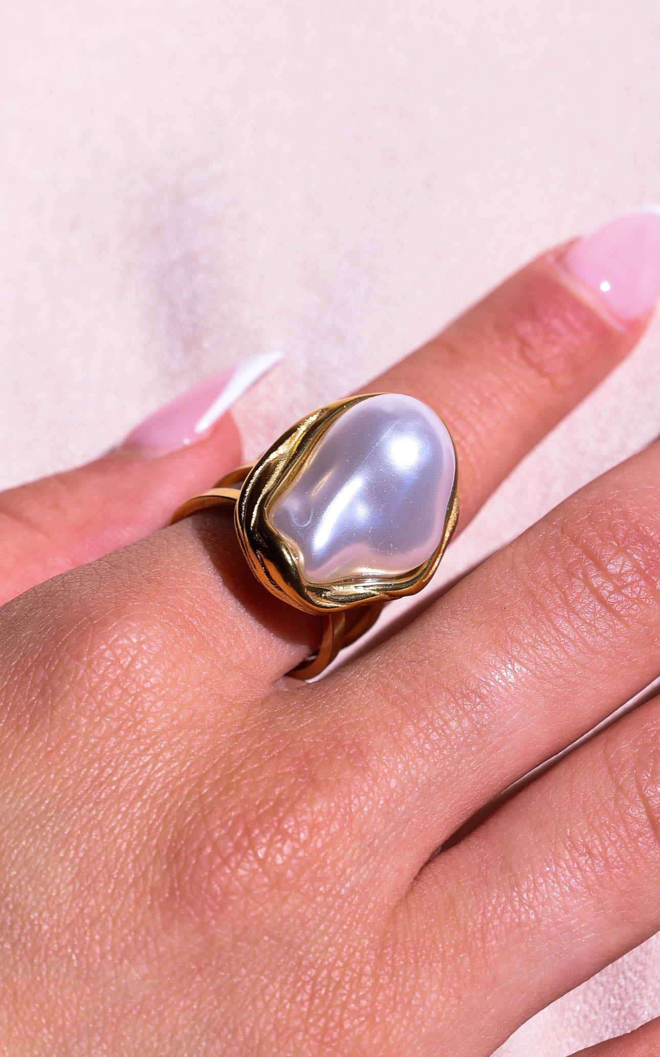 Annalisa Ring - Gold Abstract Pearl
