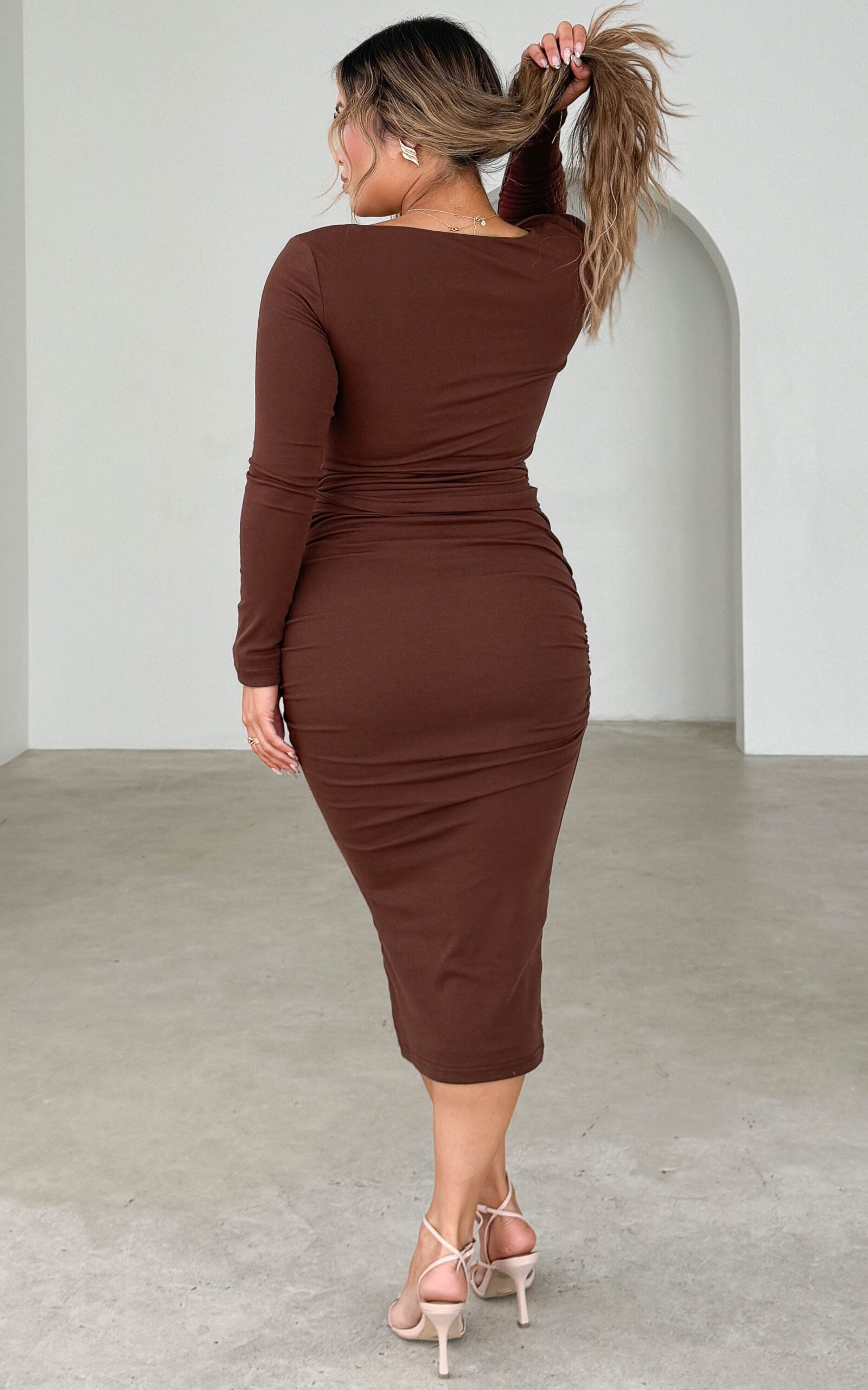 ASTON V NECK LONG SLEEVE SIDE RUCHED MIDI DRESS - CHOCOLATE BROWN By Amica ASTON V NECK LONG SLEEVE SIDE RUCHED MIDI DRESS - CHOCOLATE BROWN By Amica