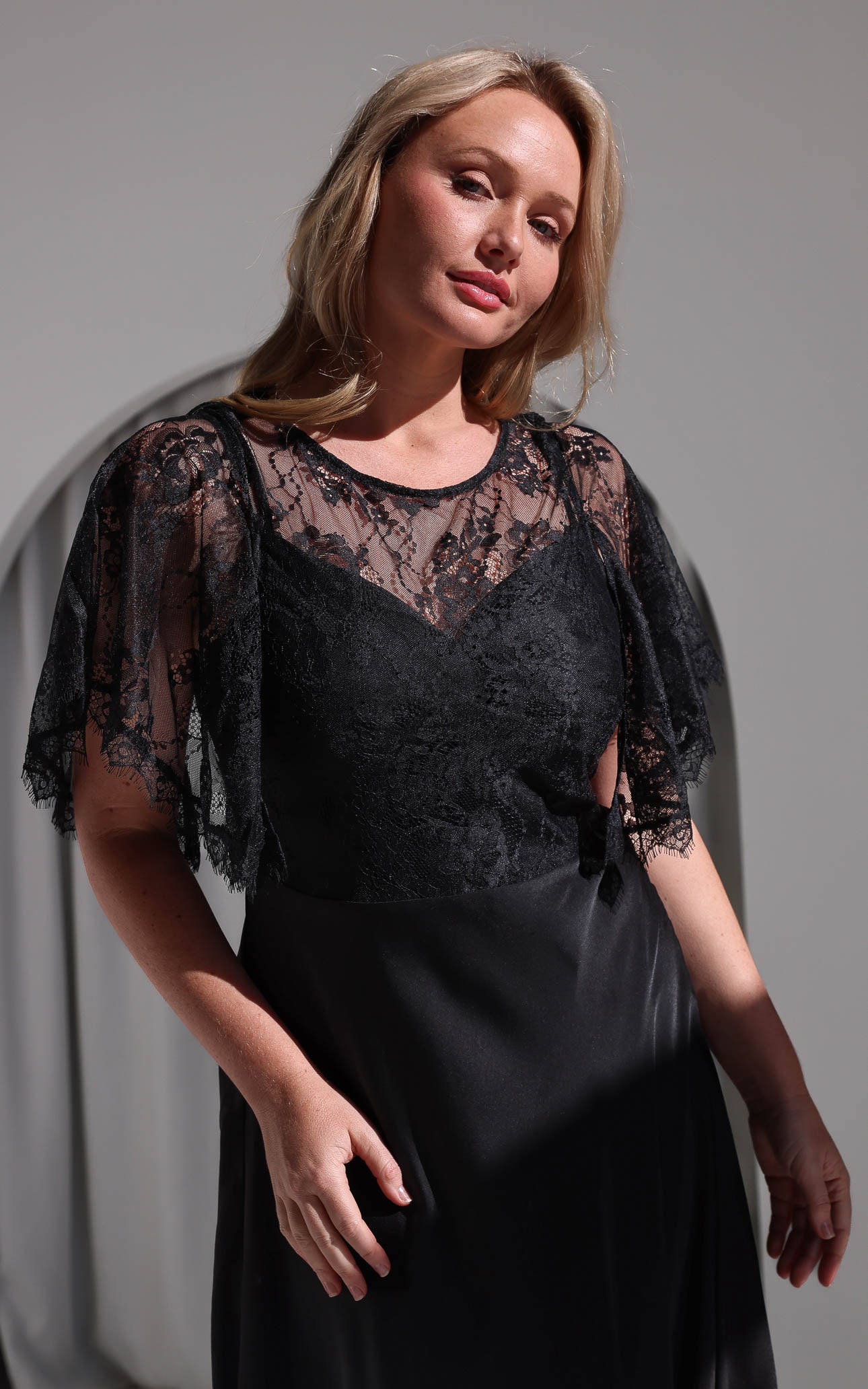 Aurelia Lace Maxi Dress - Black