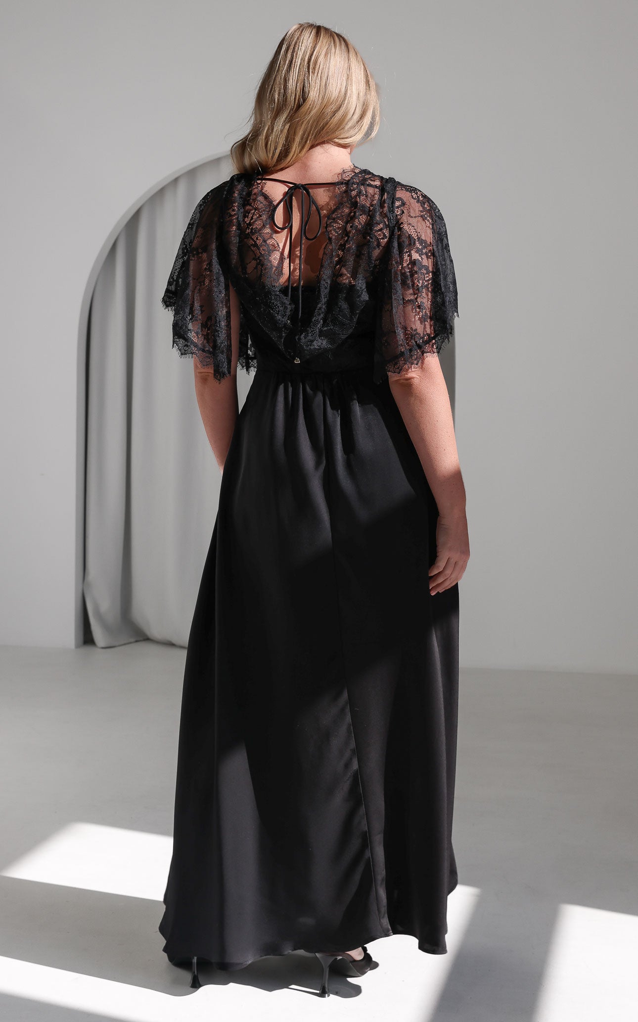 Aurelia Lace Maxi Dress - Black