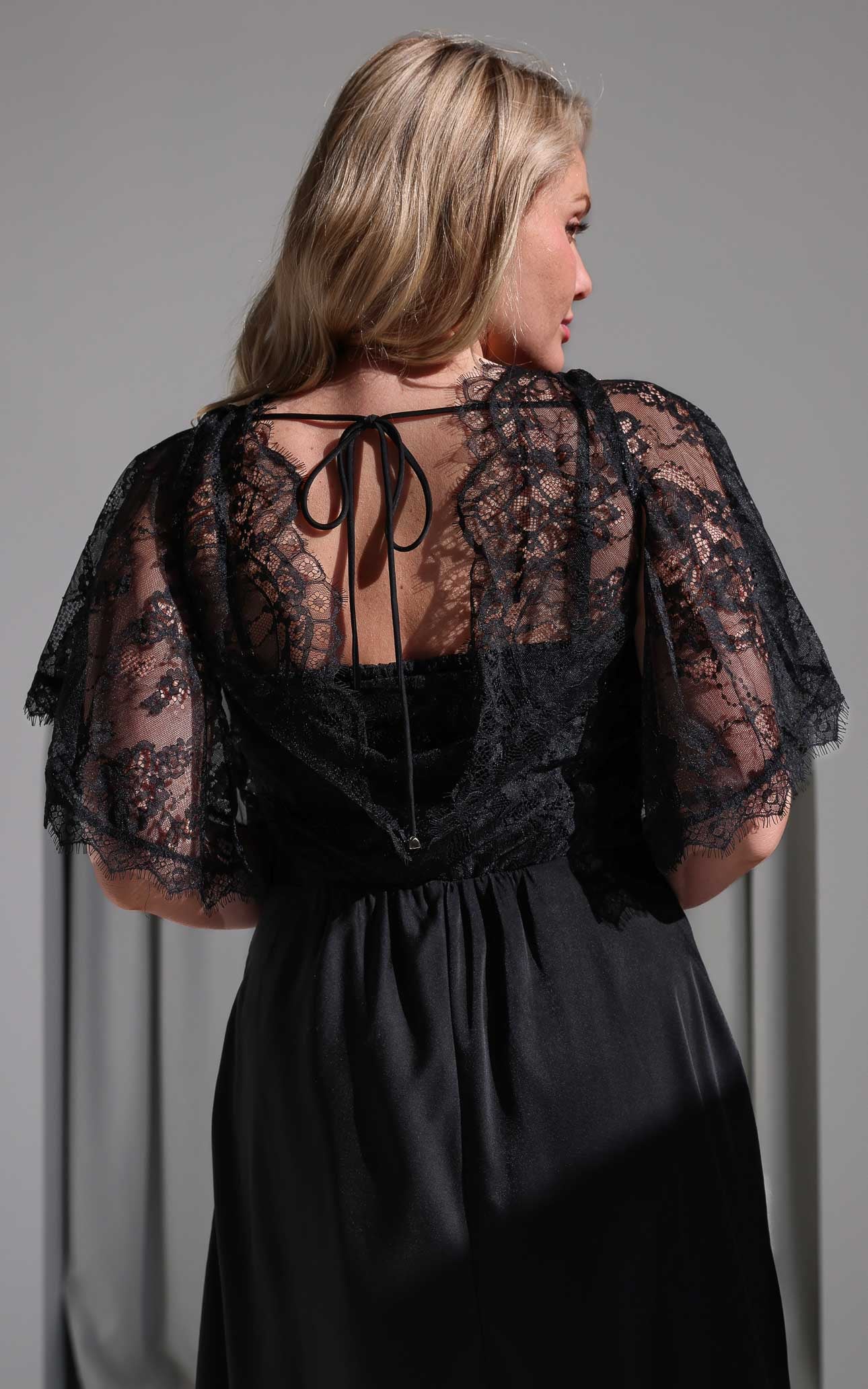 Aurelia Lace Maxi Dress - Black