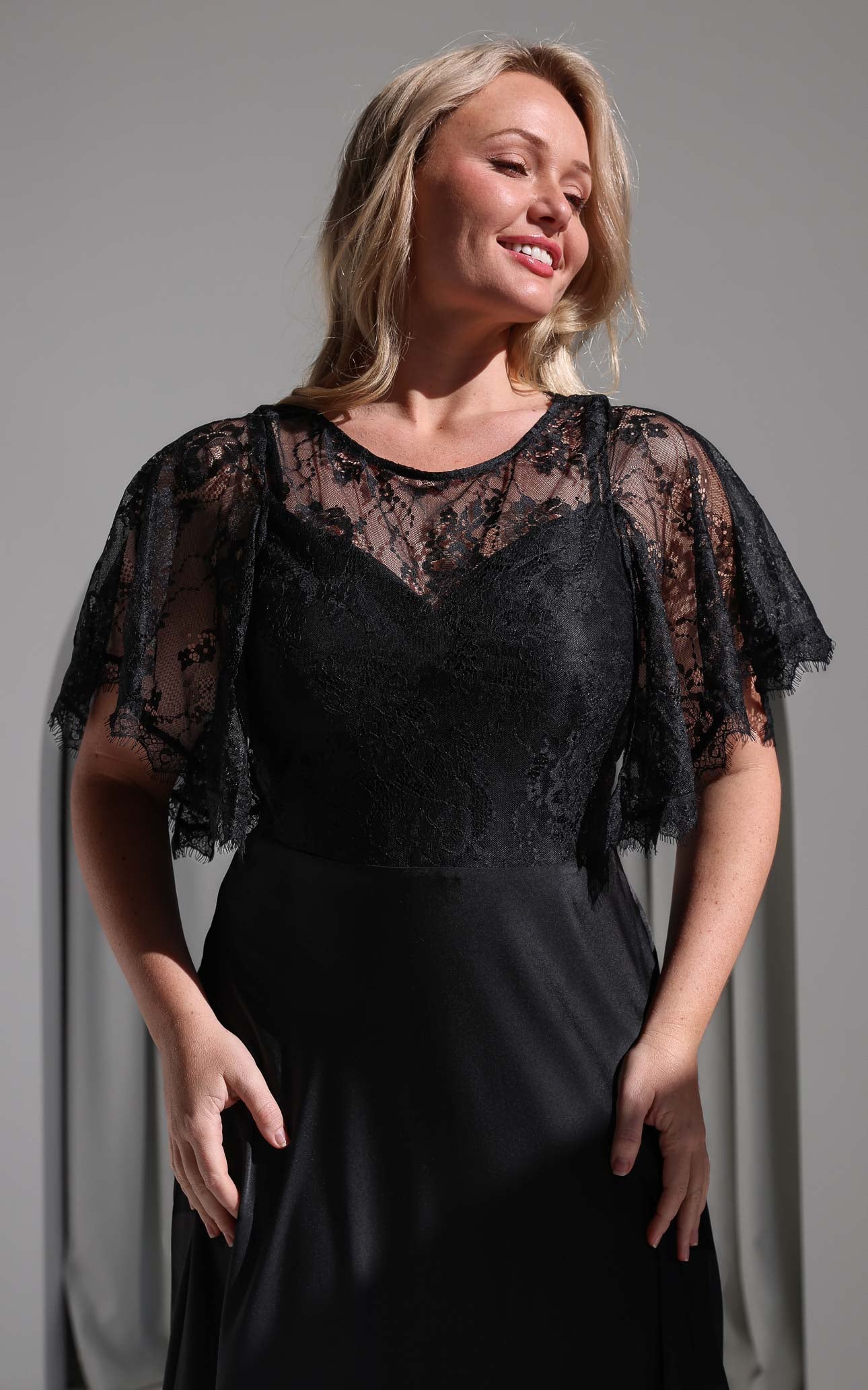 Aurelia Lace Maxi Dress - Black