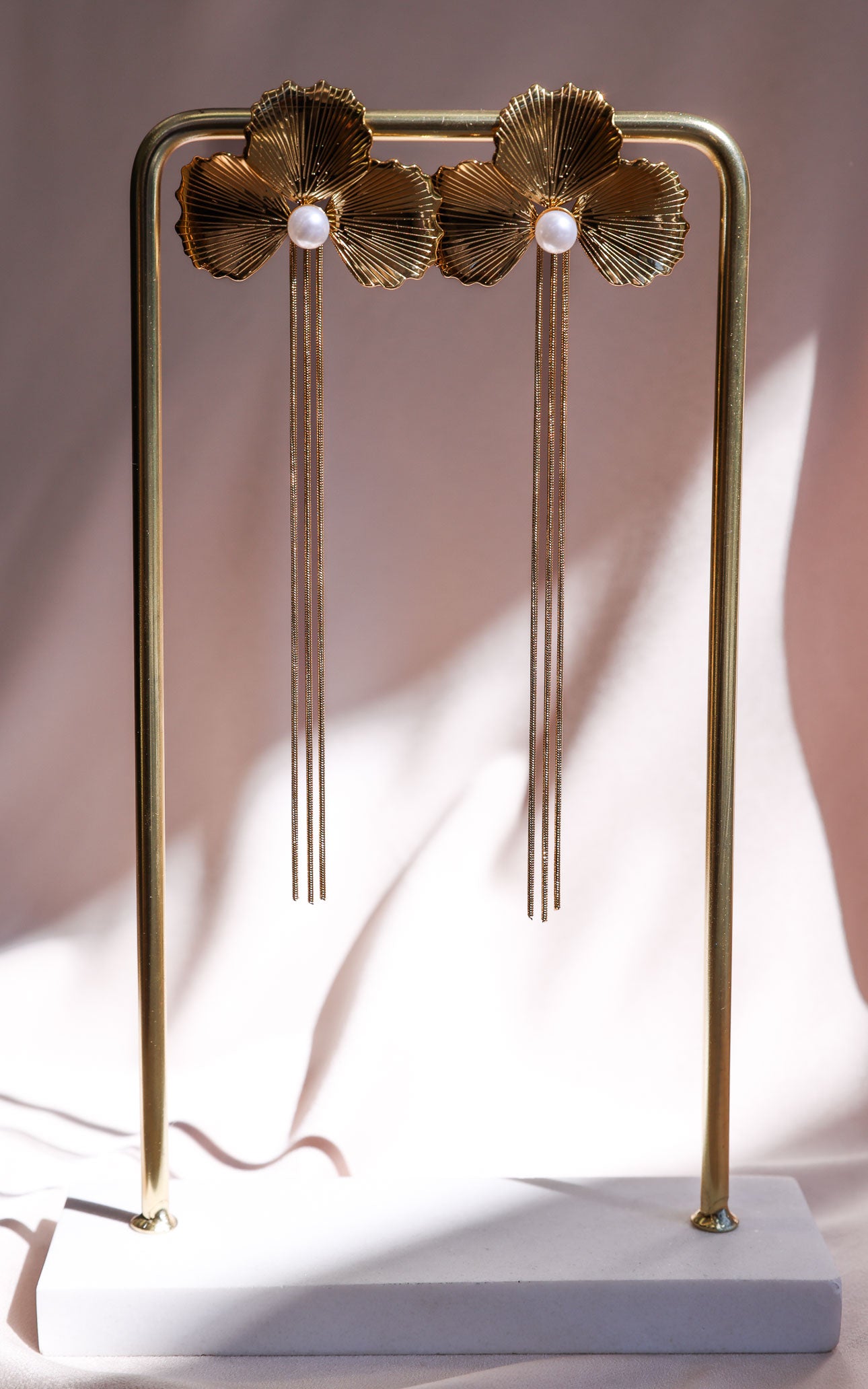 Avalee Stud Earrings - Gold Petal Pearl