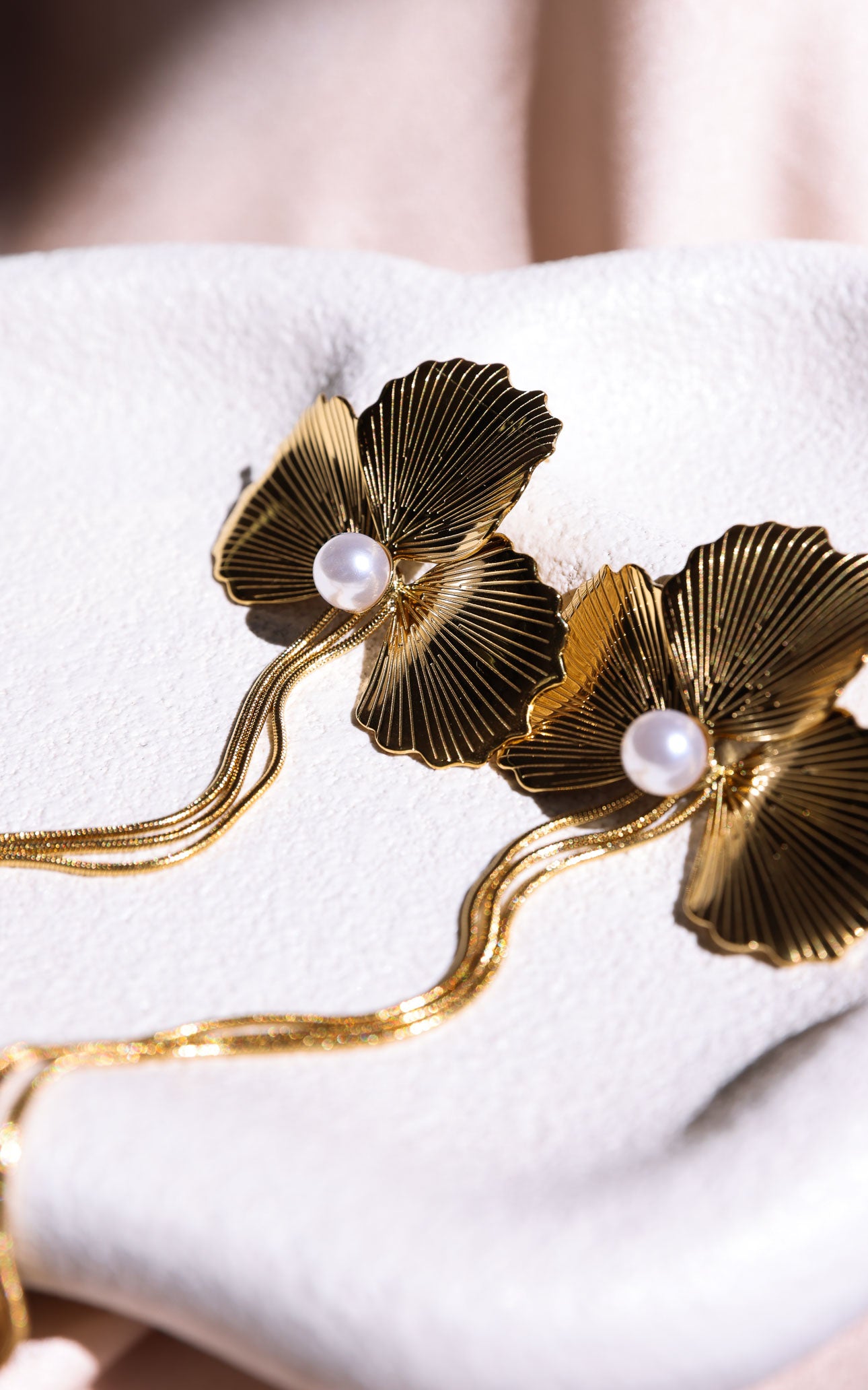 Avalee Stud Earrings - Gold Petal Pearl