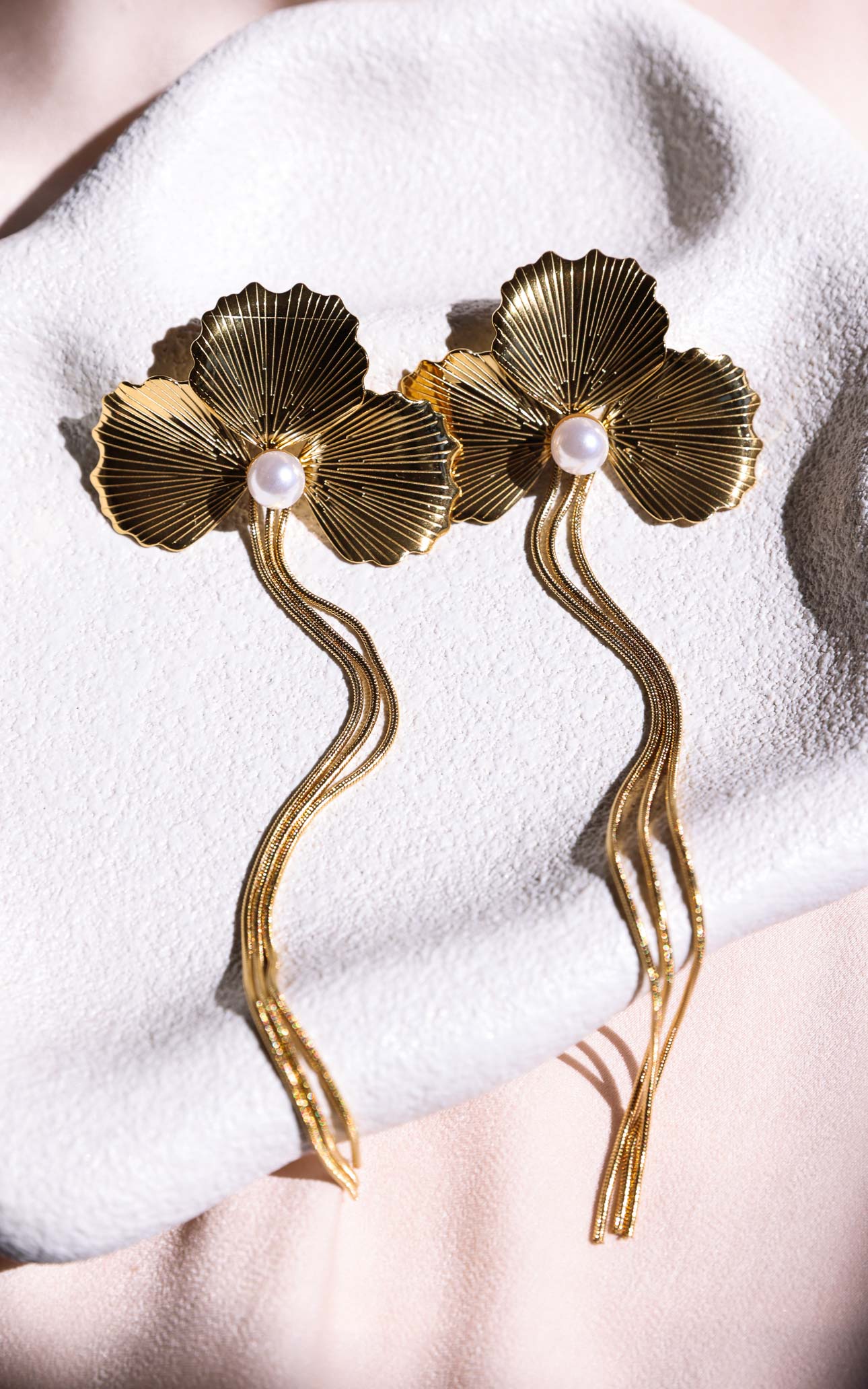 Avalee Stud Earrings - Gold Petal Pearl