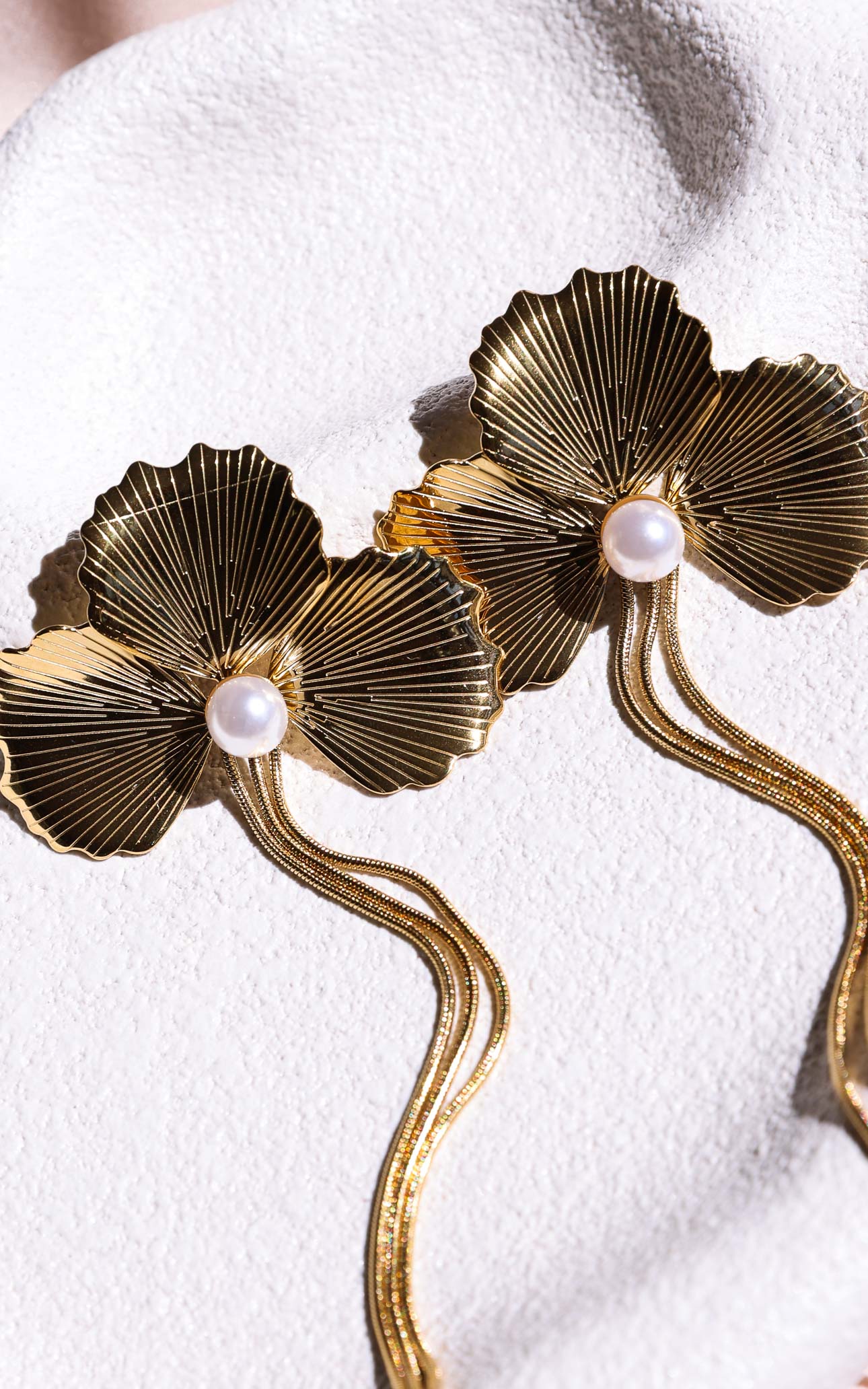 Avalee Stud Earrings - Gold Petal Pearl