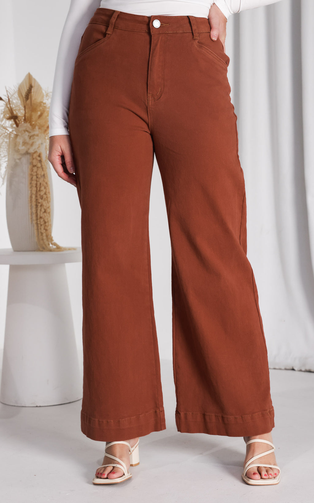 Barnes Jeans - Rust Brown