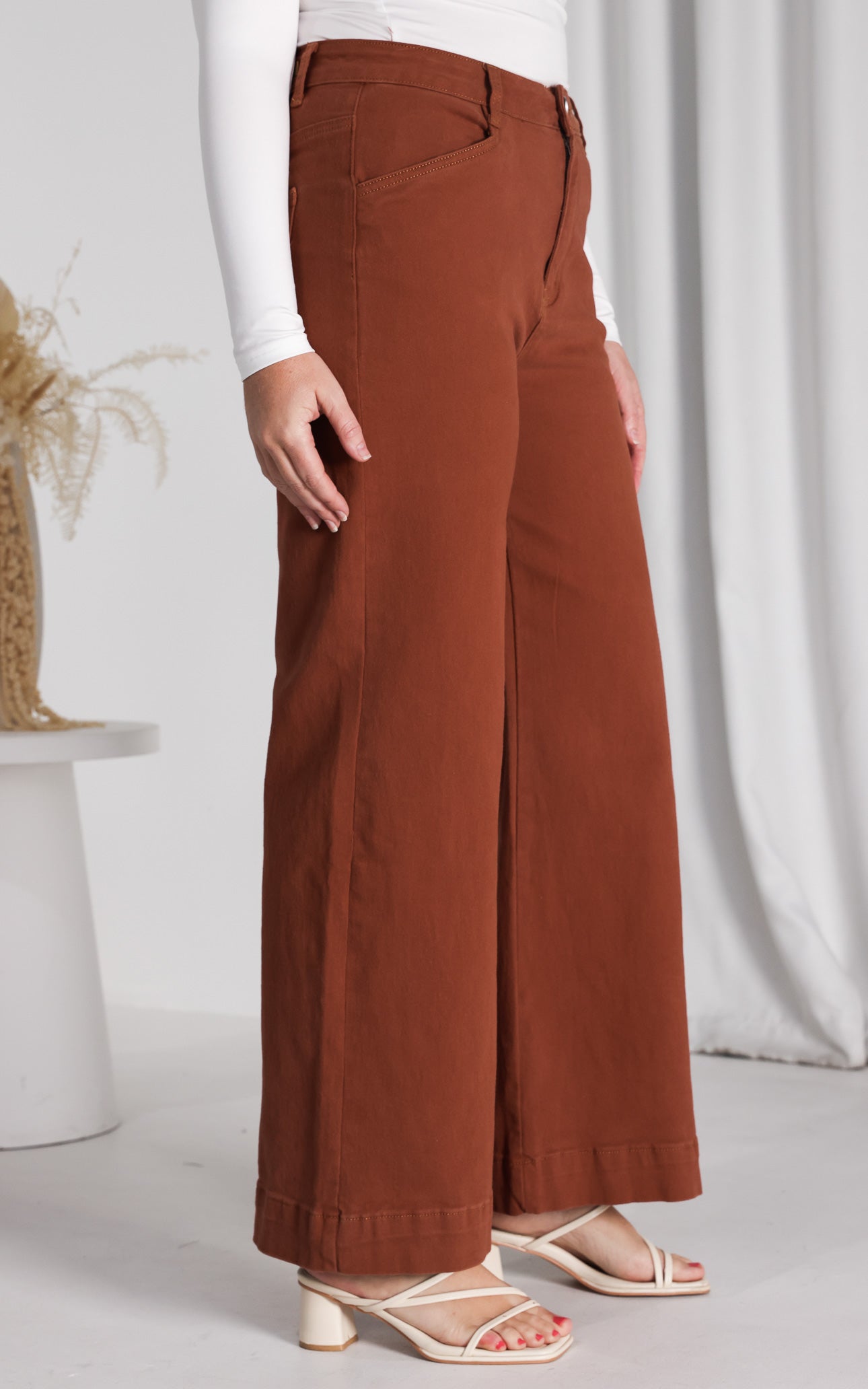 Barnes Jeans - Rust Brown