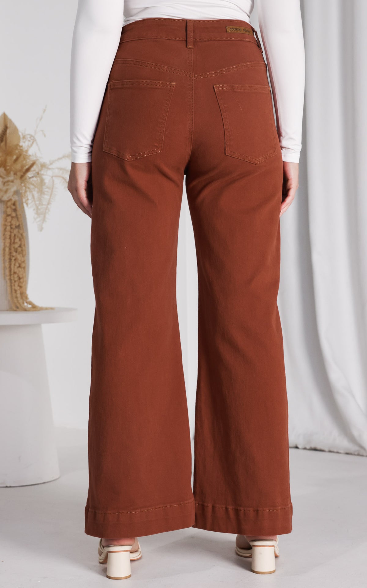 Barnes Jeans - Rust Brown