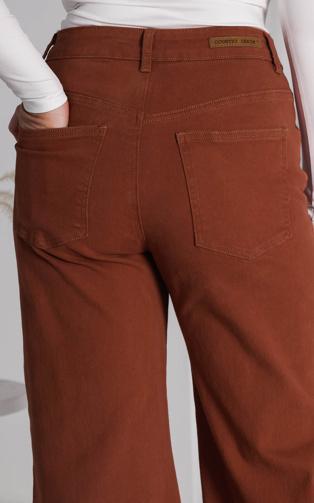 Barnes Jeans - Rust Brown