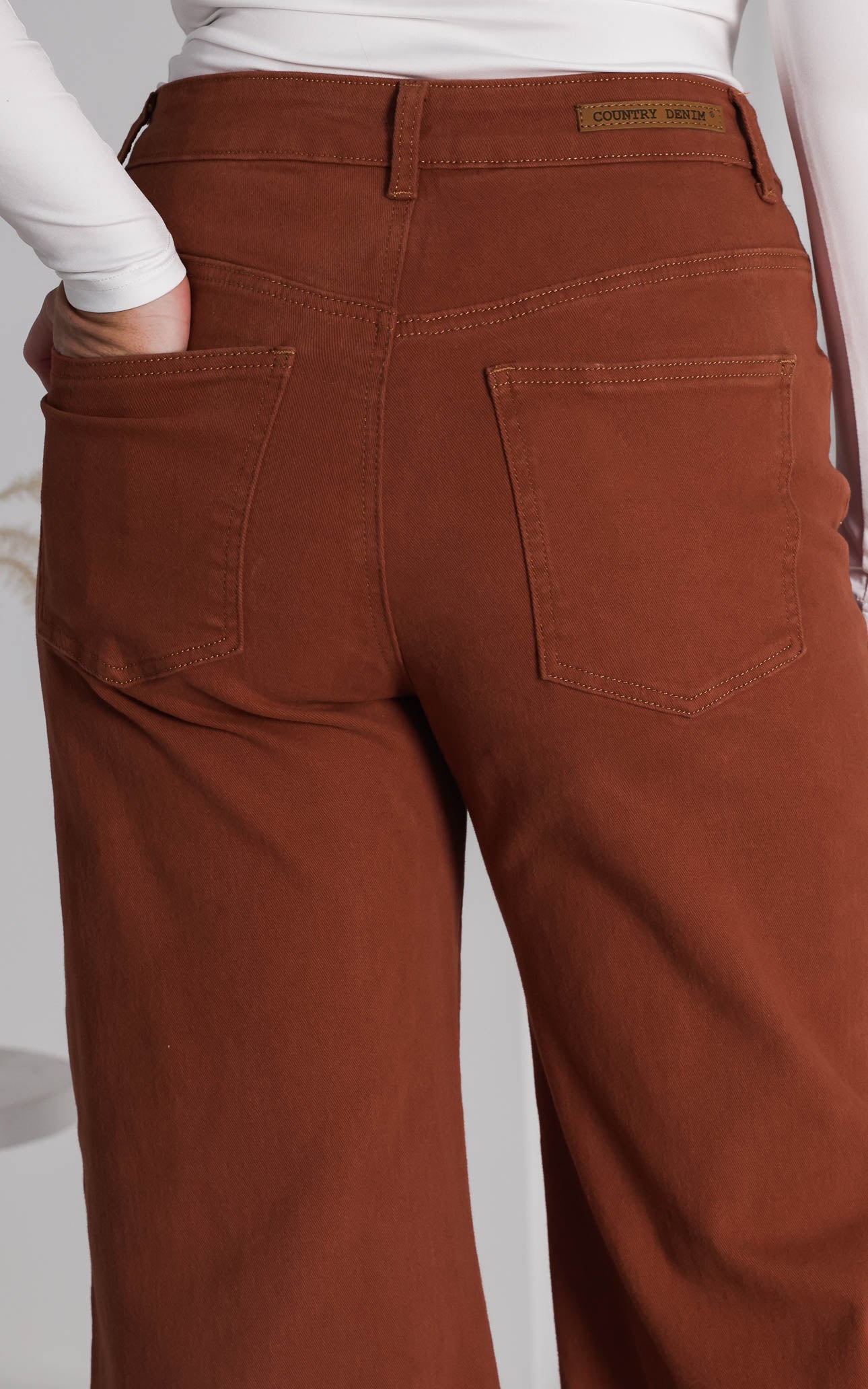 Barnes Jeans - Rust Brown