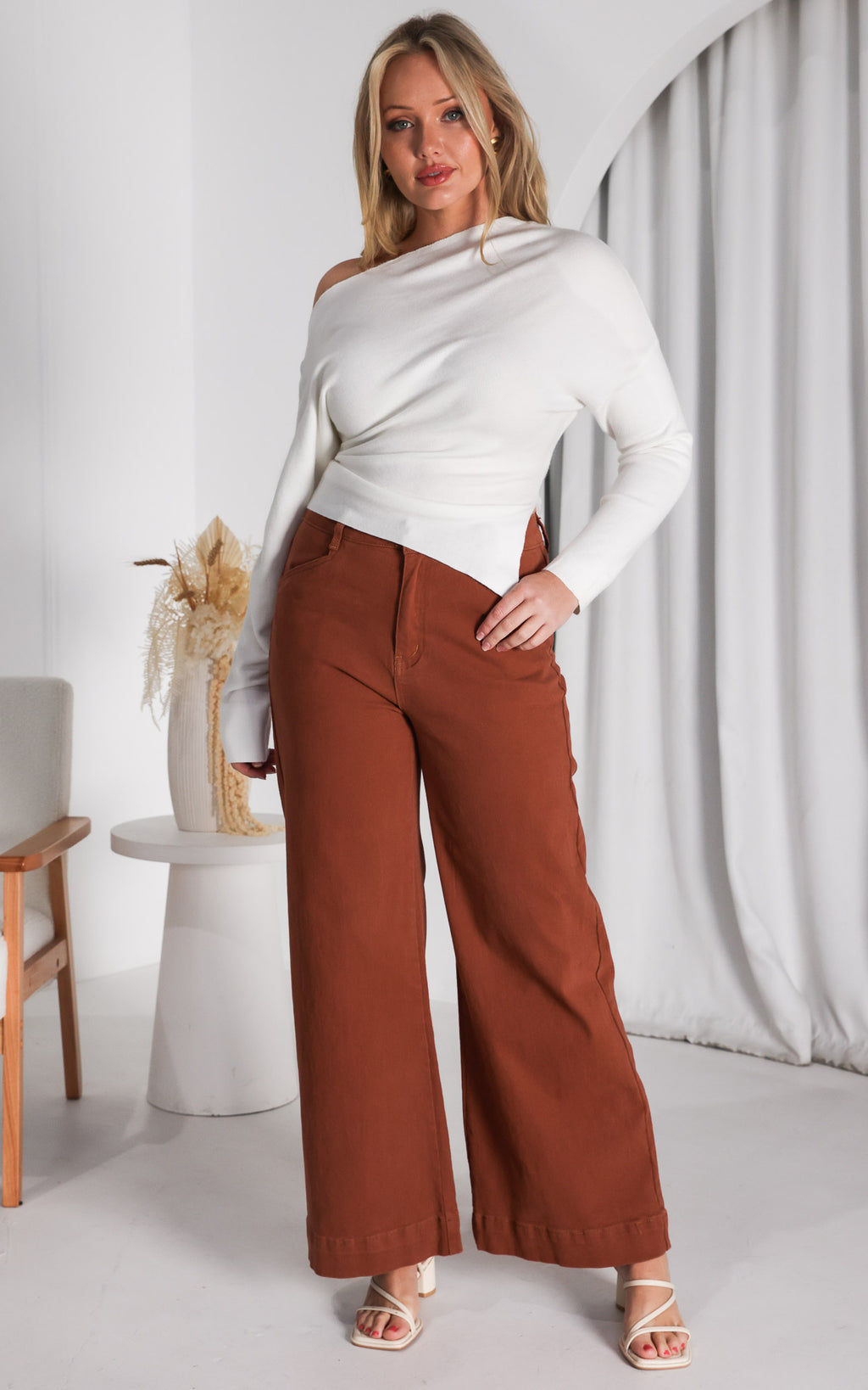 Barnes Jeans - Rust Brown
