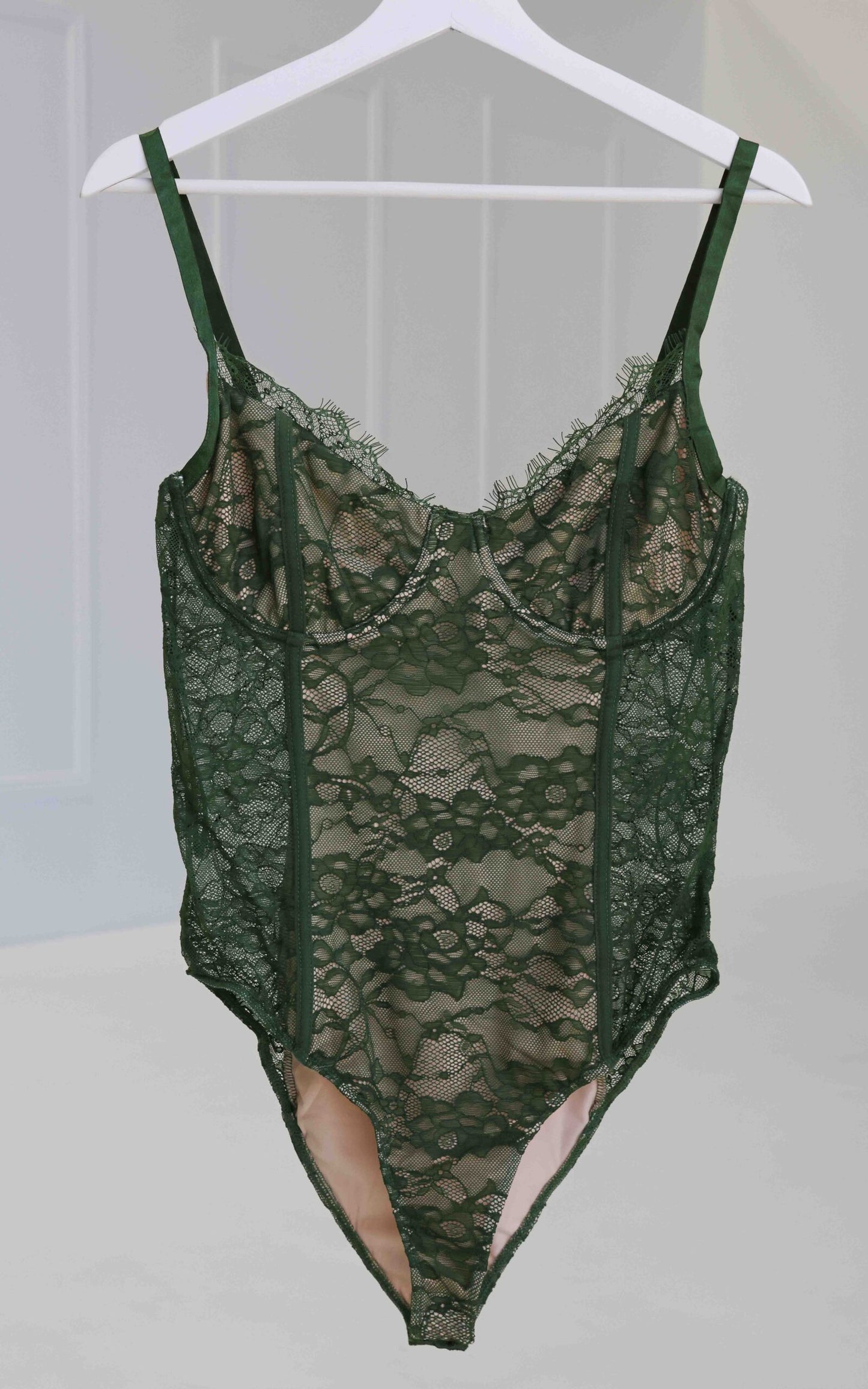 (Preorder) Billie Lace Bodysuit - Emerald Nude