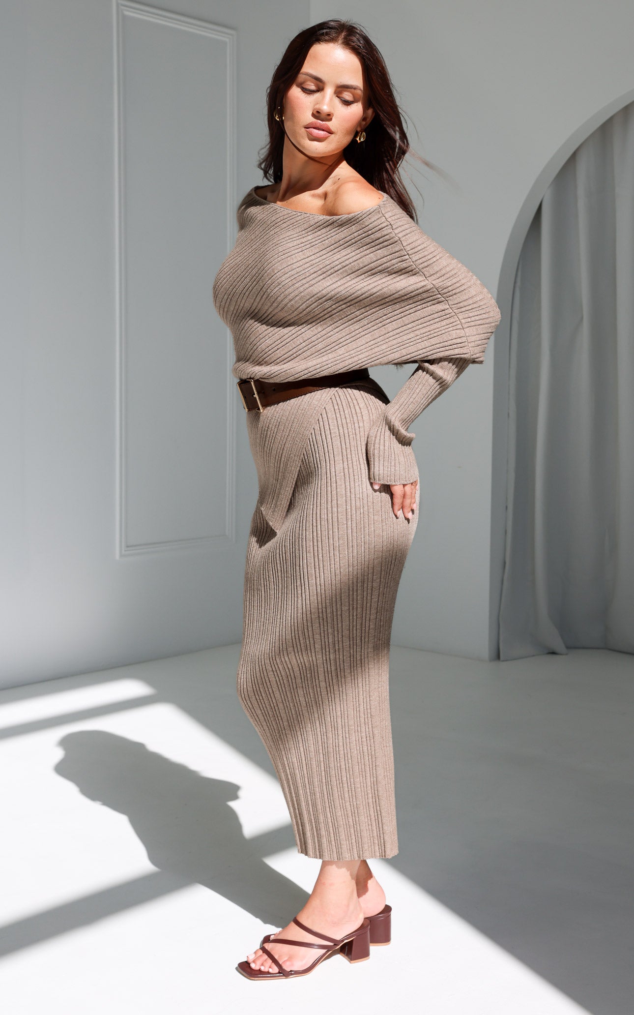 Calandra Two Piece Knit Set With Belt - Beige Brown Marle