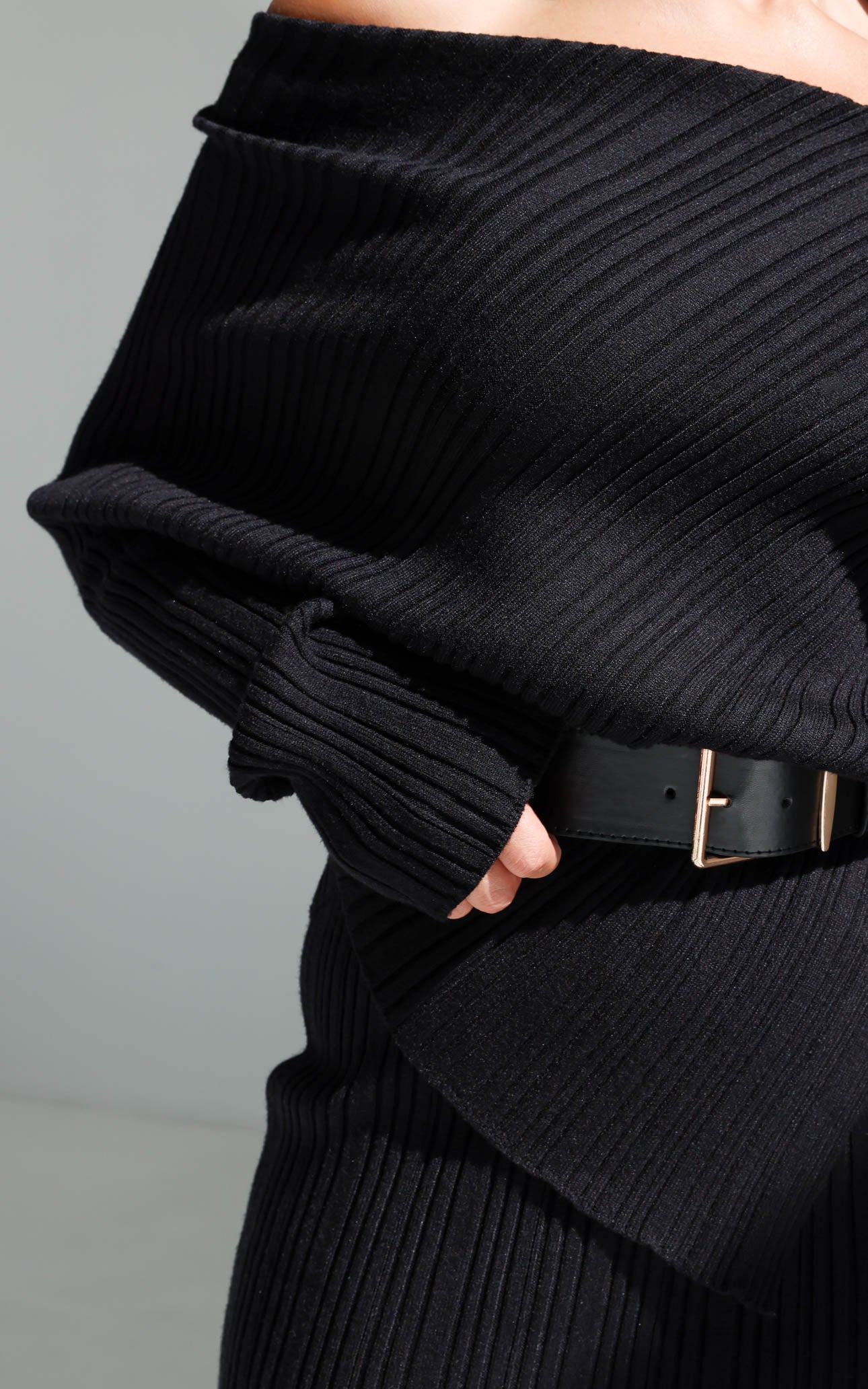Calandra Two Piece Knit Set With Belt - Black