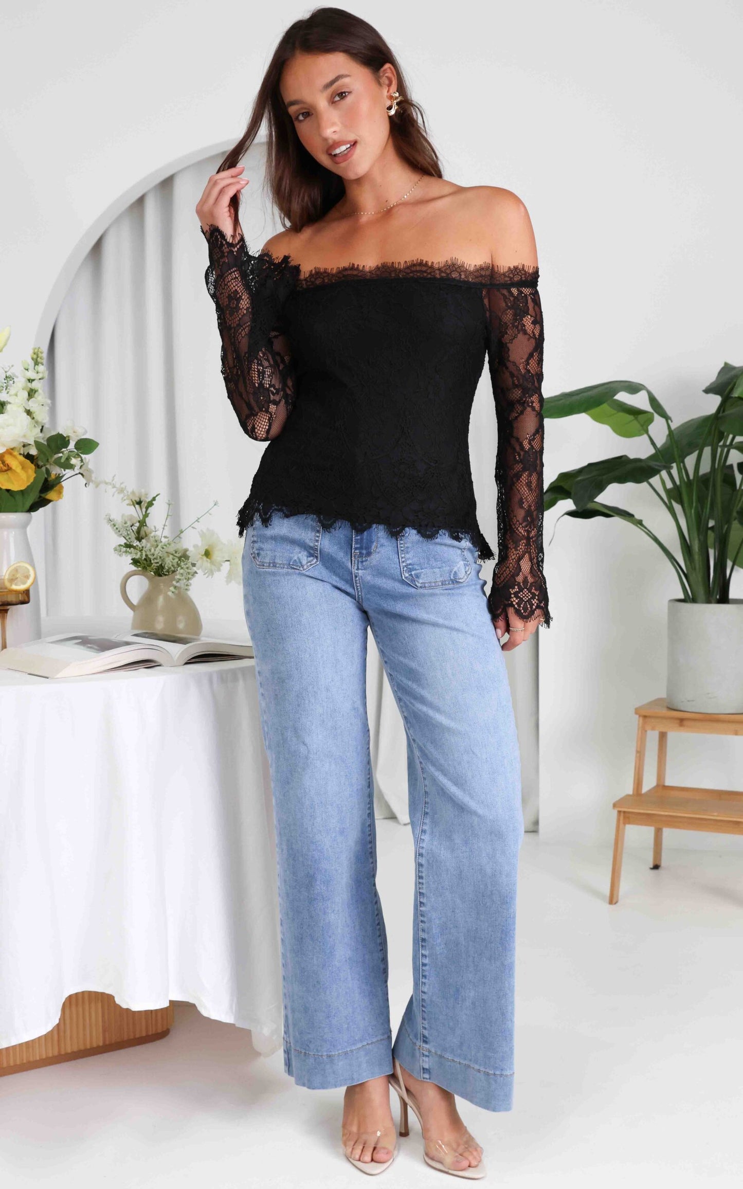 (Preorder) Casanova Lace Top - Black