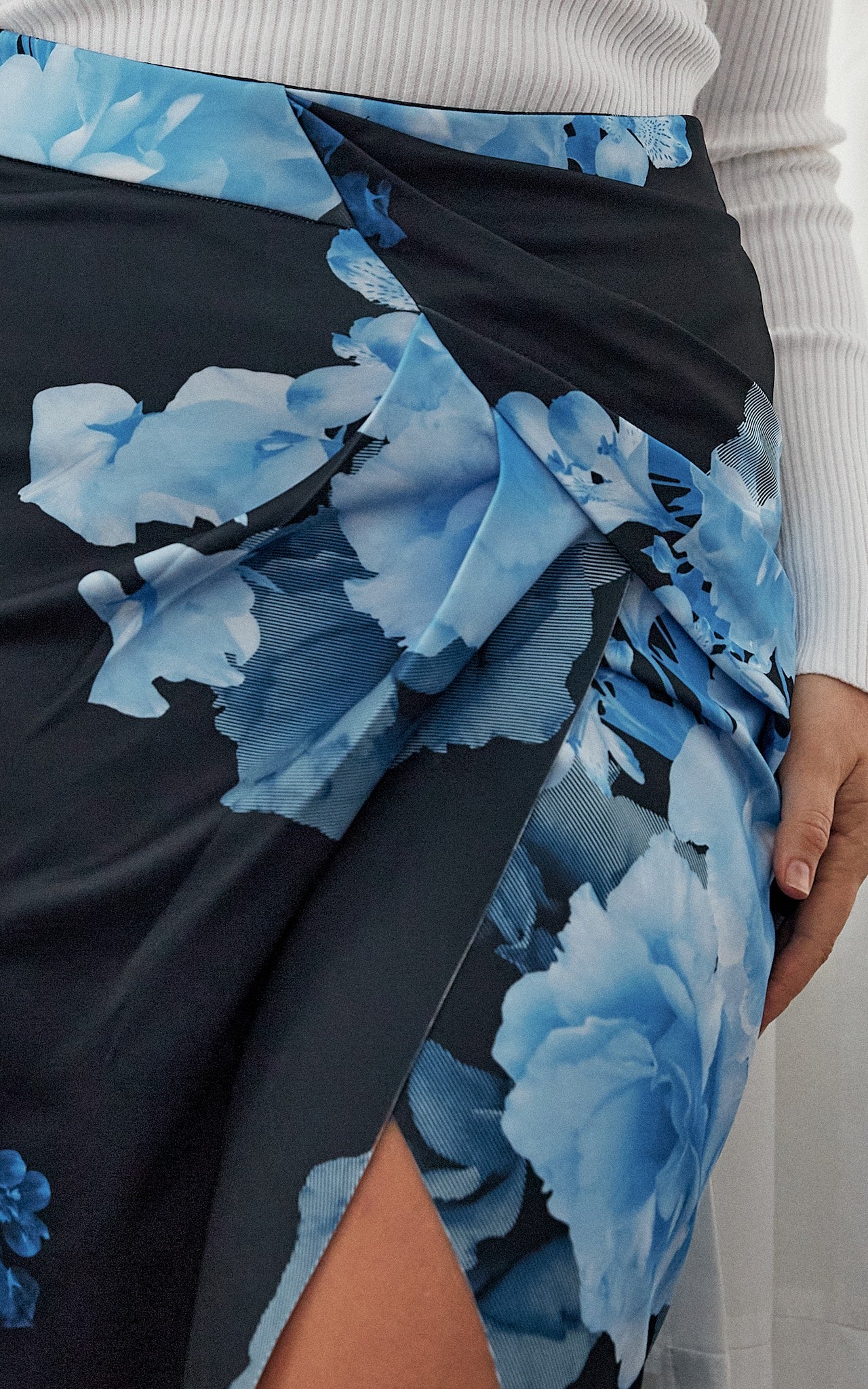 Madrid Skirt - Blue Black Floral