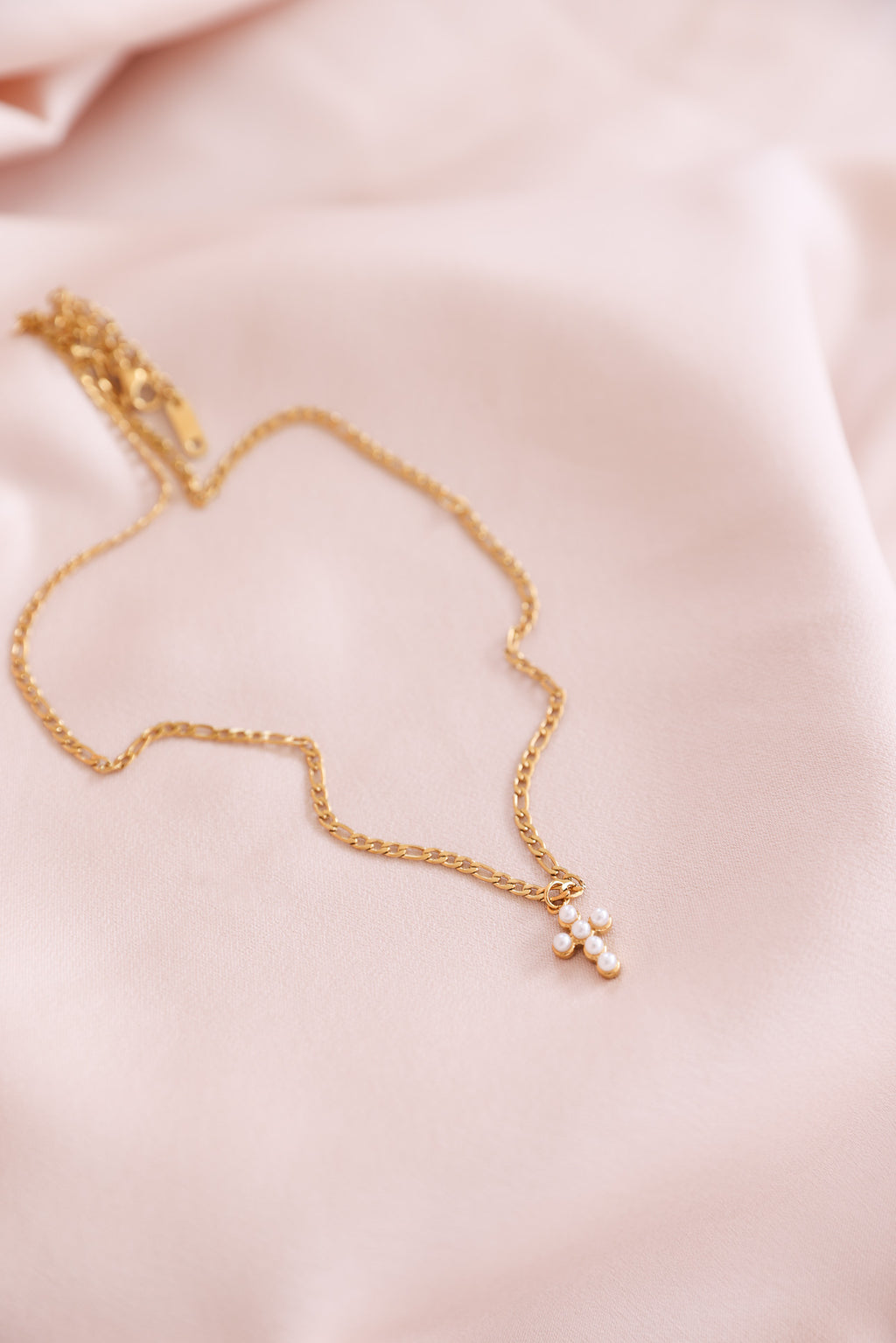 Criss Necklace - Gold Cross Pearl