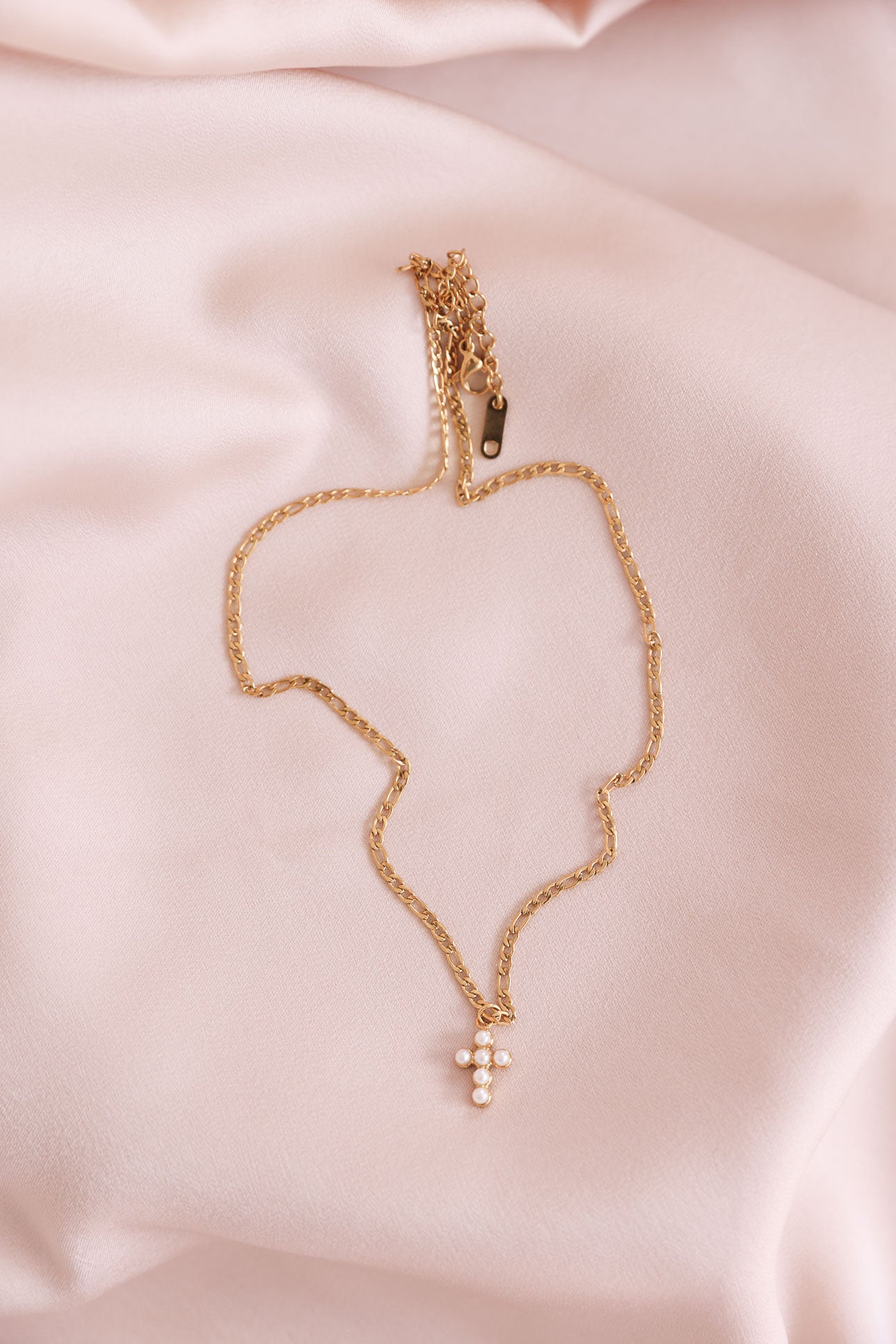 Criss Necklace - Gold Cross Pearl