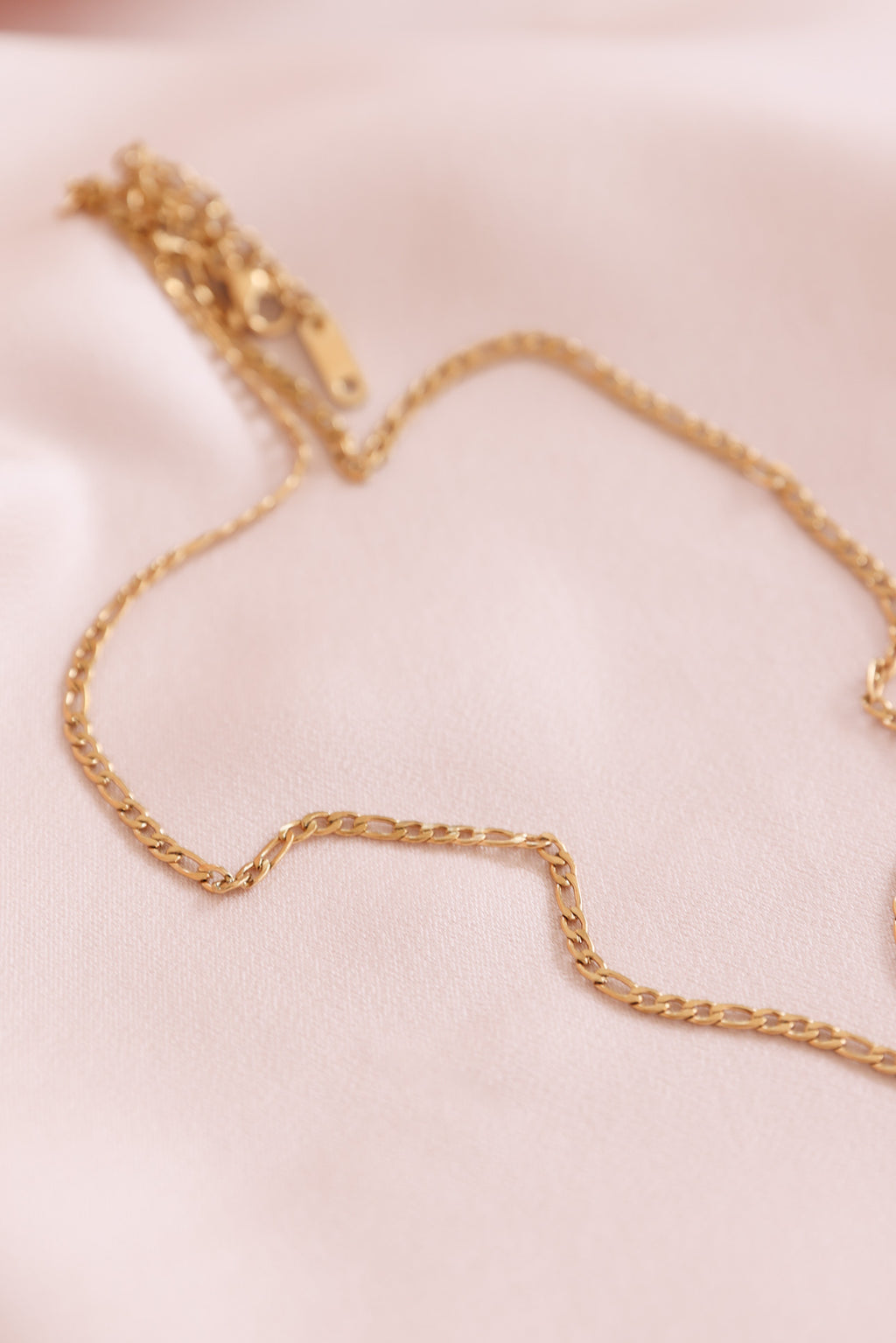 Criss Necklace - Gold Cross Pearl