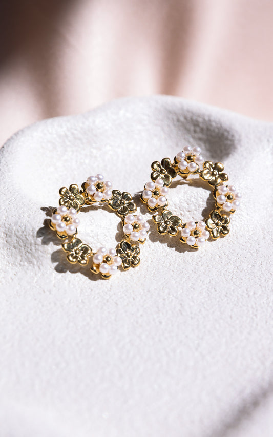 Daisy Stud Earrings - Gold Wreath Flower