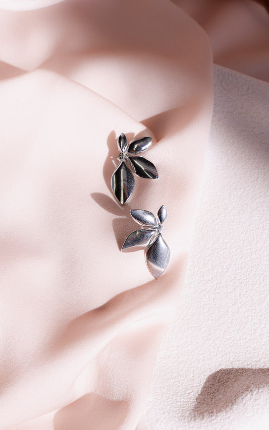 Danes Stud Earrings - Silver Cluster Leaf
