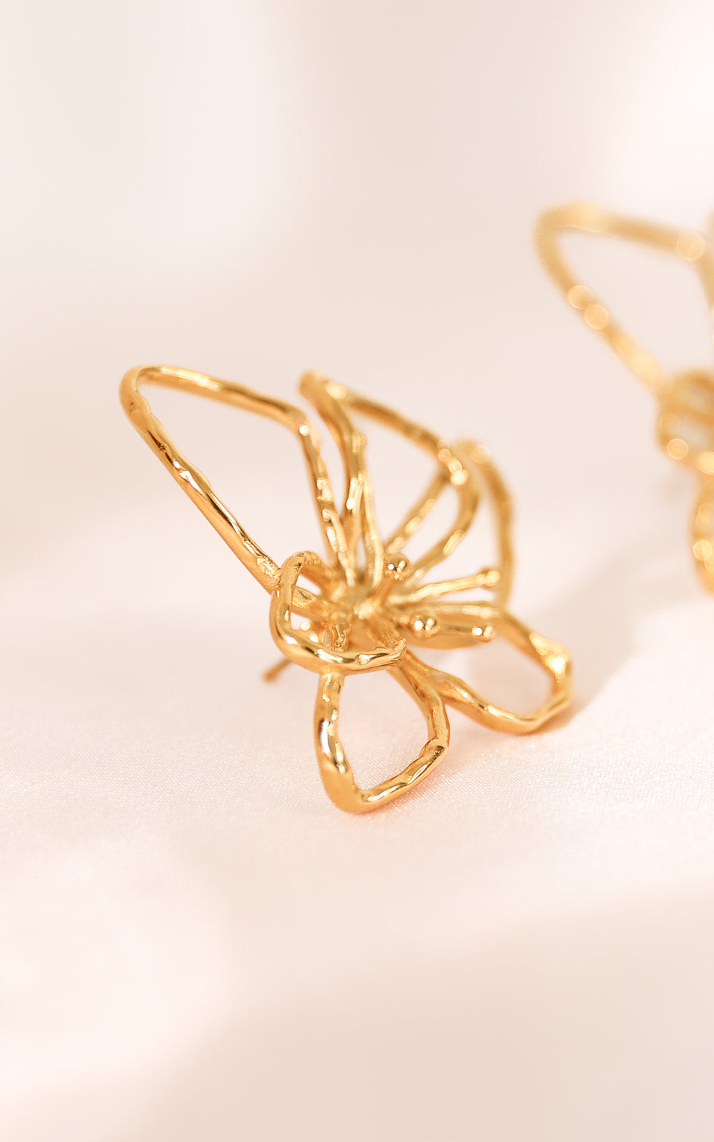 Darcia Stud Earrings - Gold Flower Outline