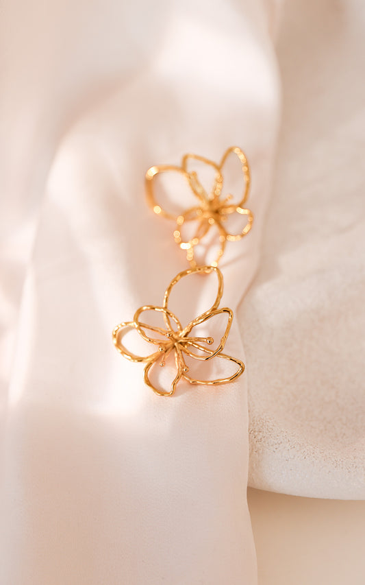 Darcia Stud Earrings - Gold Flower Outline