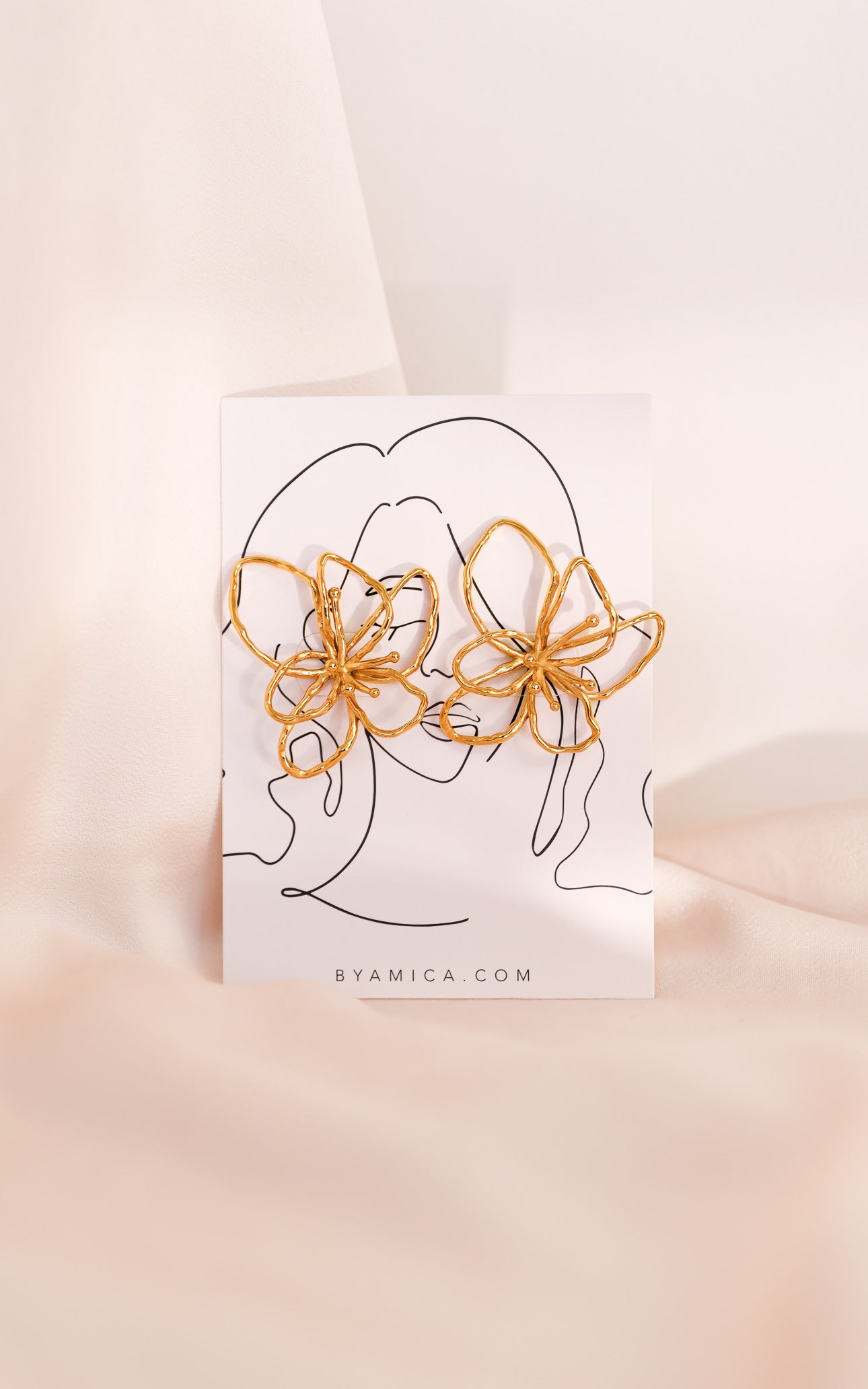 Darcia Stud Earrings - Gold Flower Outline