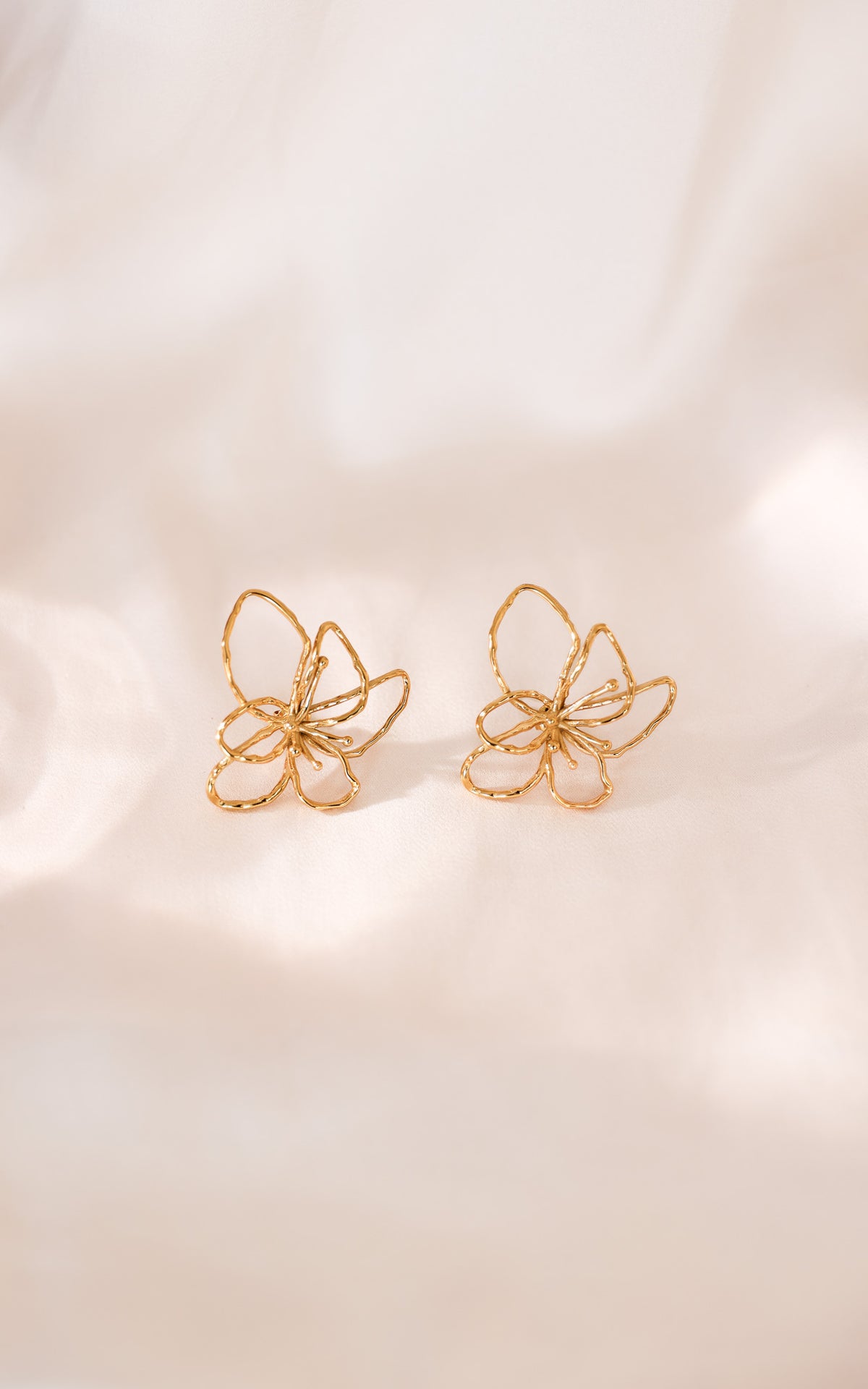Darcia Stud Earrings - Gold Flower Outline