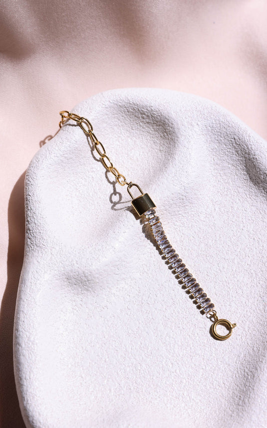 Diamara Bracelet - Gold Lock Diamante Chain