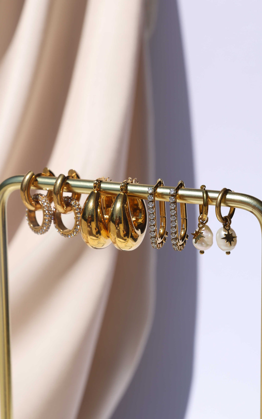 Alvina Hoop Earrings - Gold Bubble U