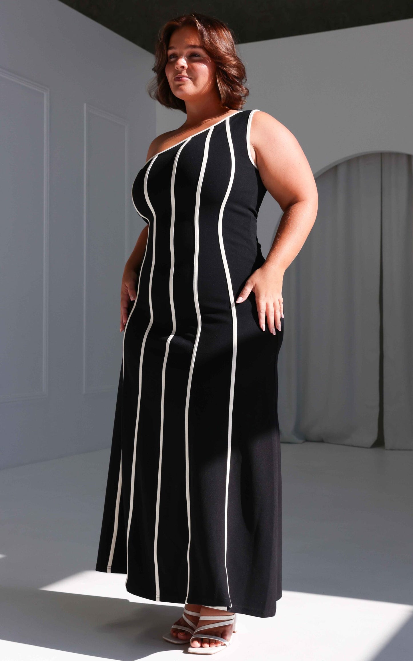 Finlee Maxi Dress - Black White