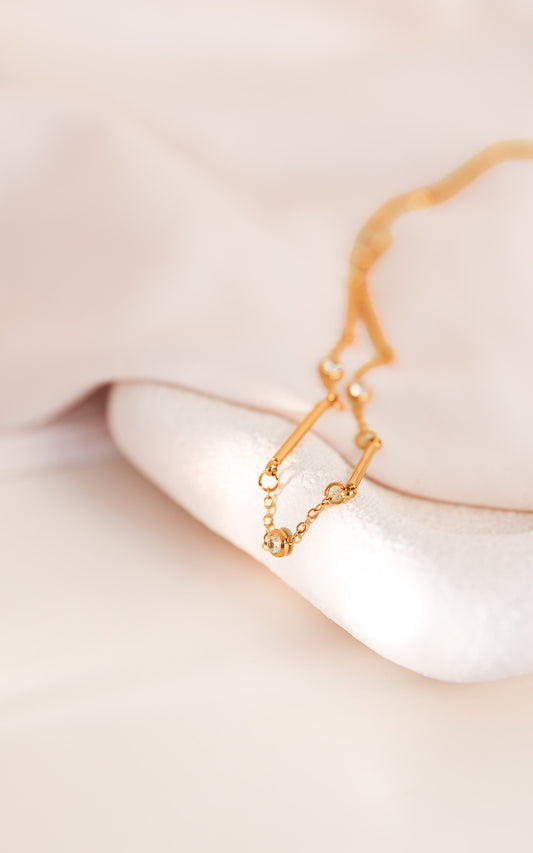 Ginnie Necklace - Gold Bar Diamante